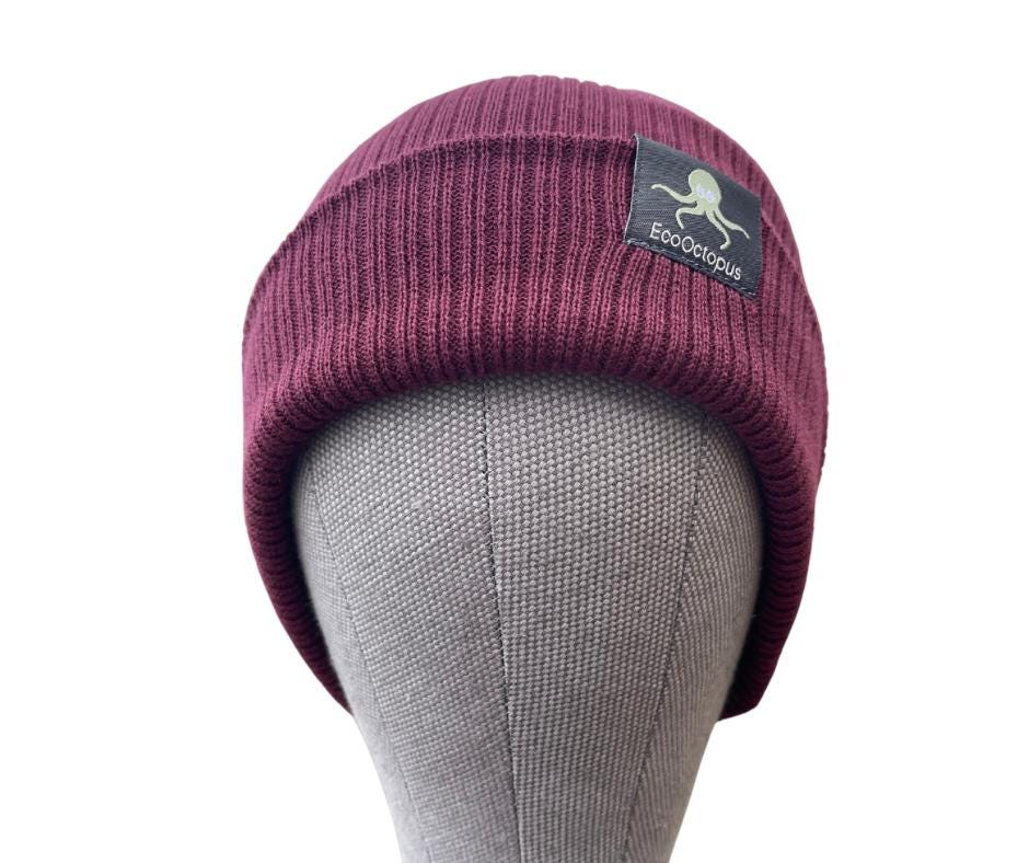 AUBERGINE. Bonnets écologiques. Fabriqués à partir de coton 100 % biologique.