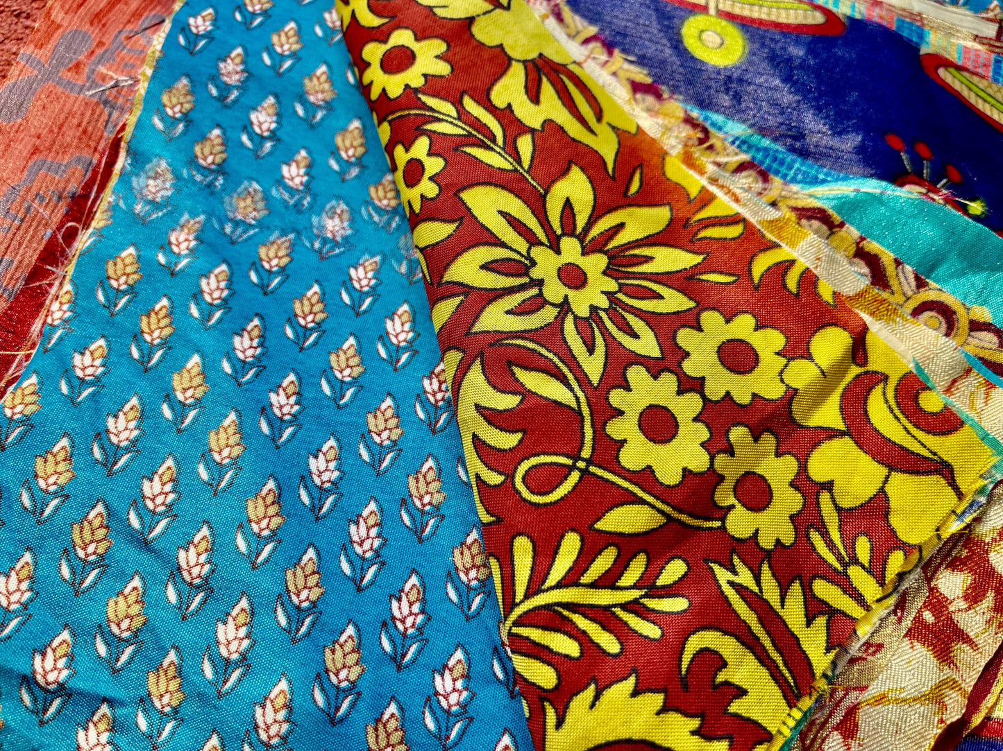 LARGE fabric scrap squares. Approx. 40 pieces, 100 grams in weight. Recycled silk fabric squares. Material scraps for craft projects. Eco.