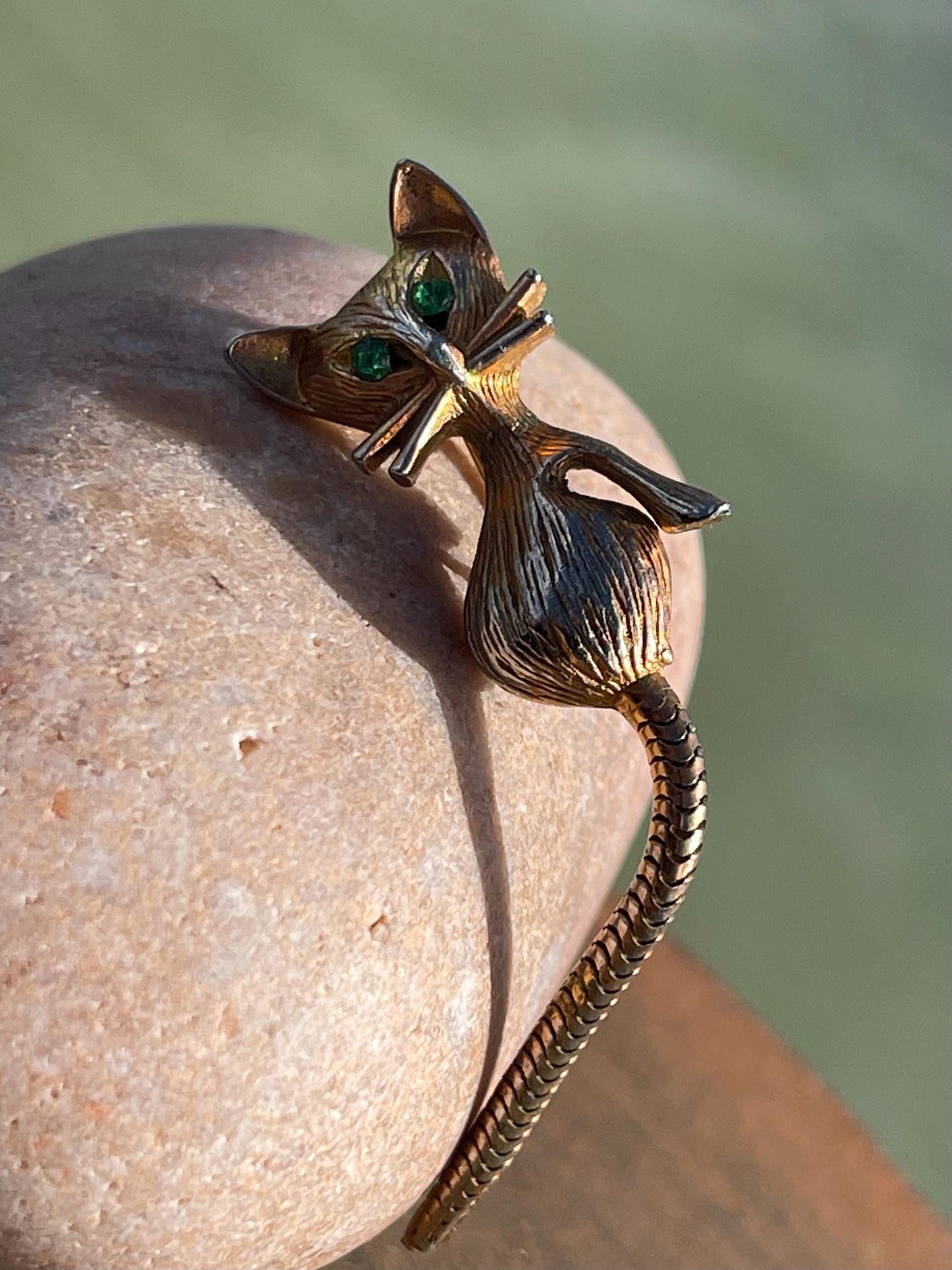Cat brooch, vintage brooch, vintage jewellery, retro jewellery, eco friendly gift for her, ethical jewellery, articulated jewellery