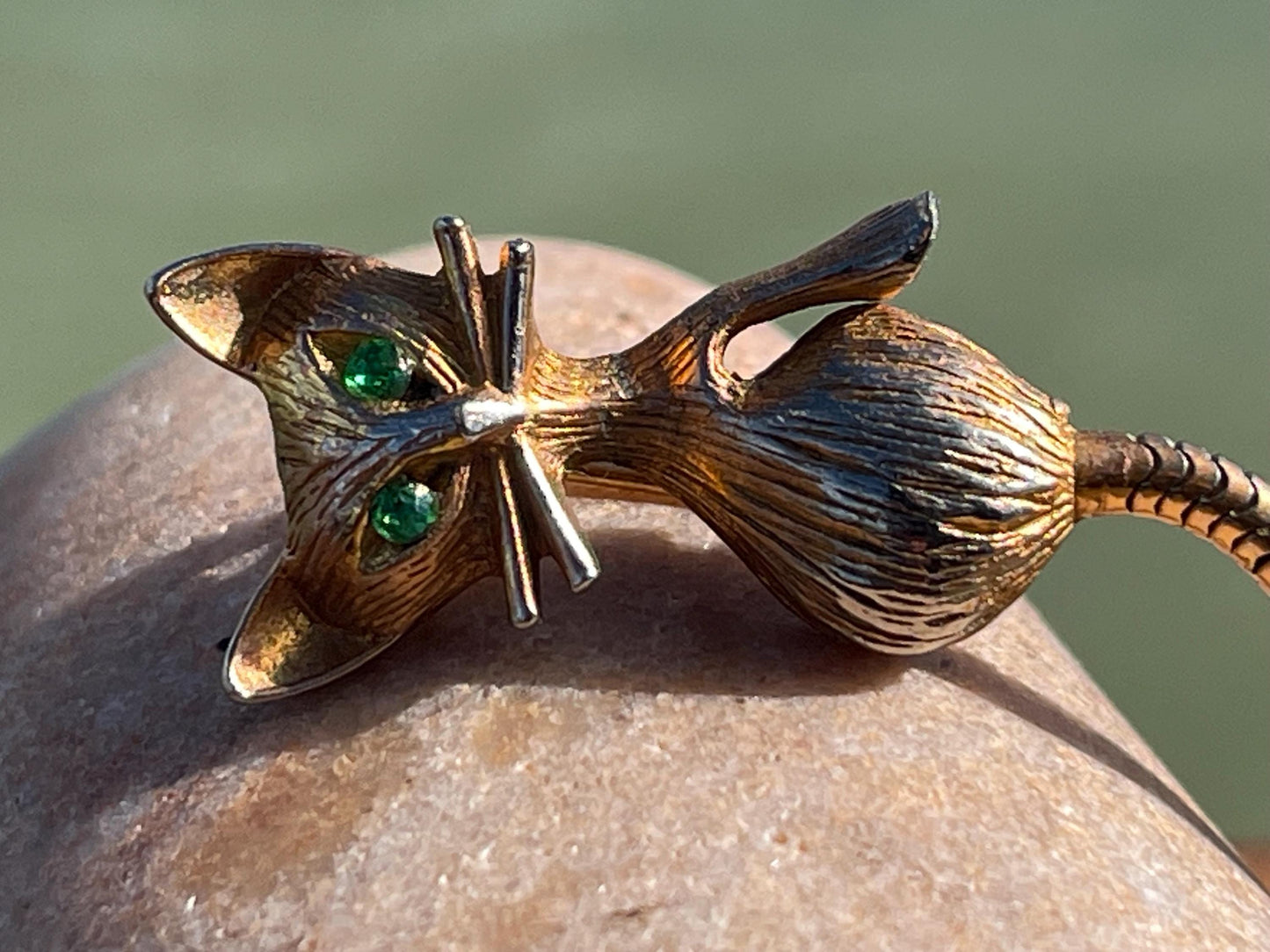 Cat brooch, vintage brooch, vintage jewellery, retro jewellery, eco friendly gift for her, ethical jewellery, articulated jewellery