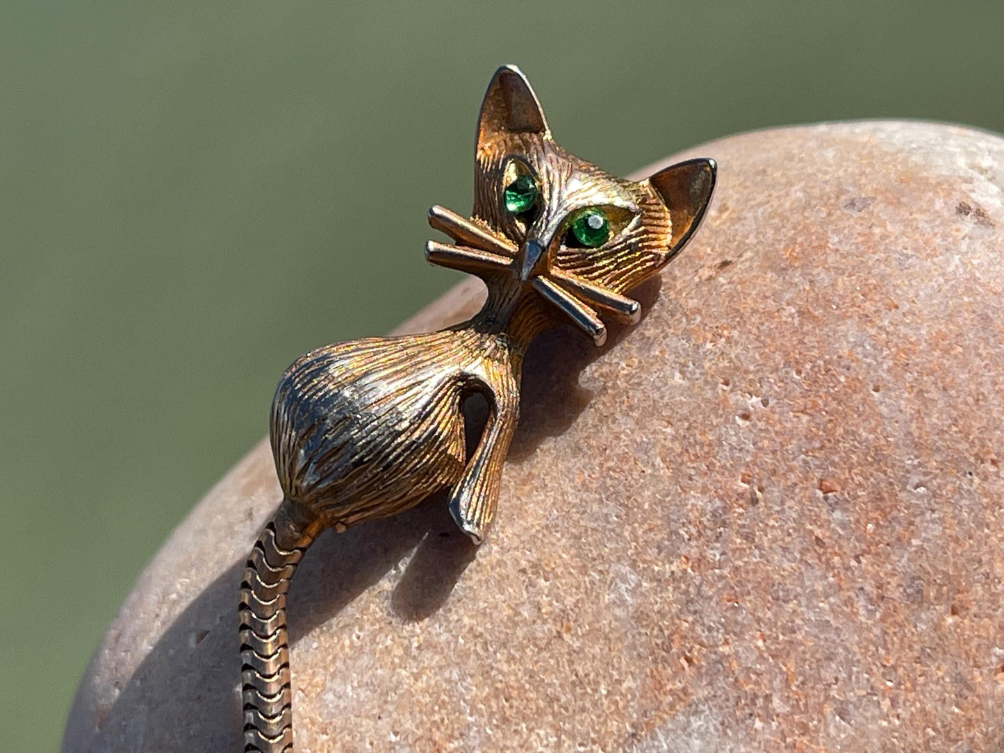 Cat brooch, vintage brooch, vintage jewellery, retro jewellery, eco friendly gift for her, ethical jewellery, articulated jewellery