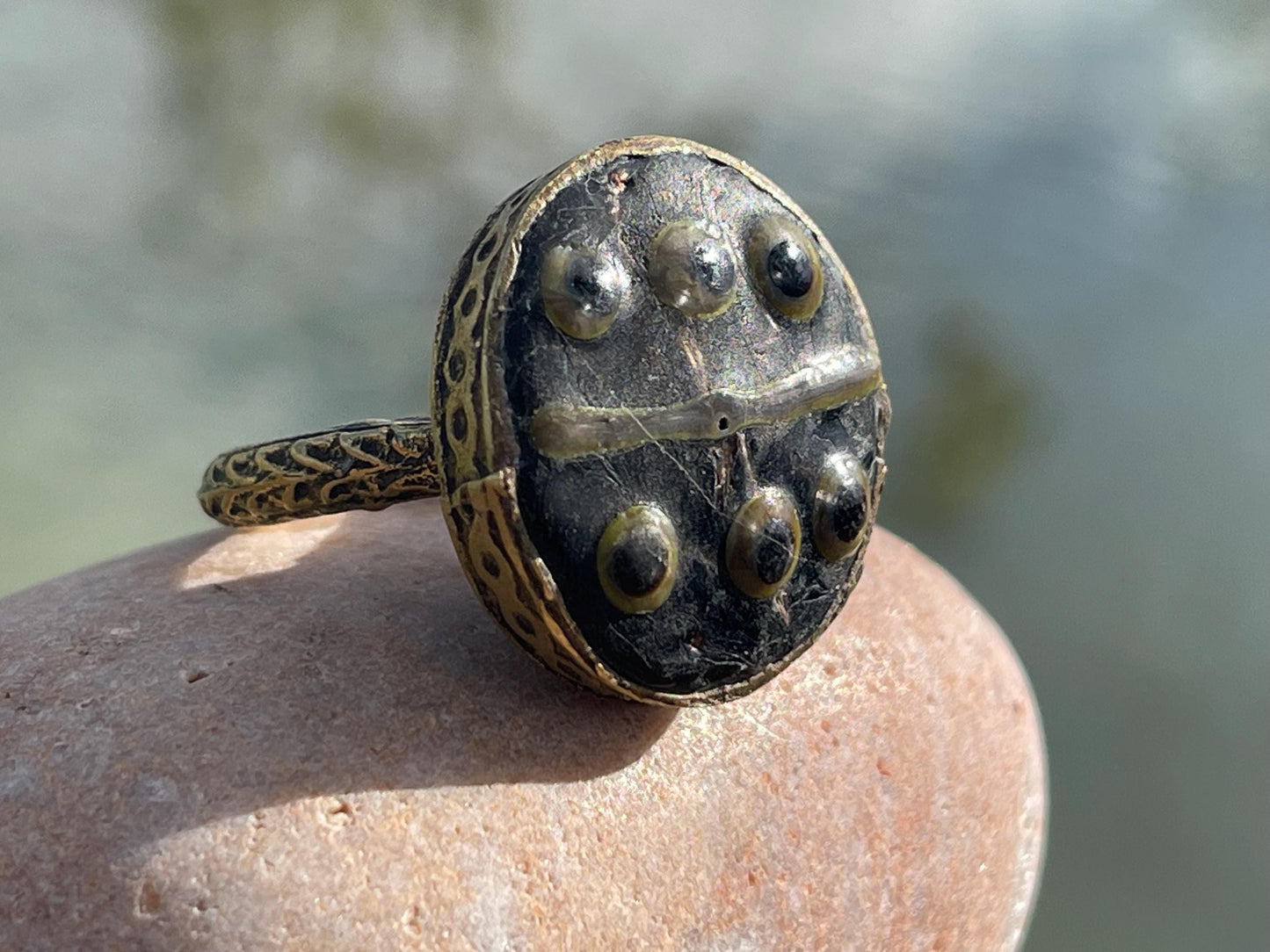 Fabulous vintage ring, large black ring, boho vintage jewellery, ethical jewellery, gypsy ring. Gypsy jewellery, statement jewellery