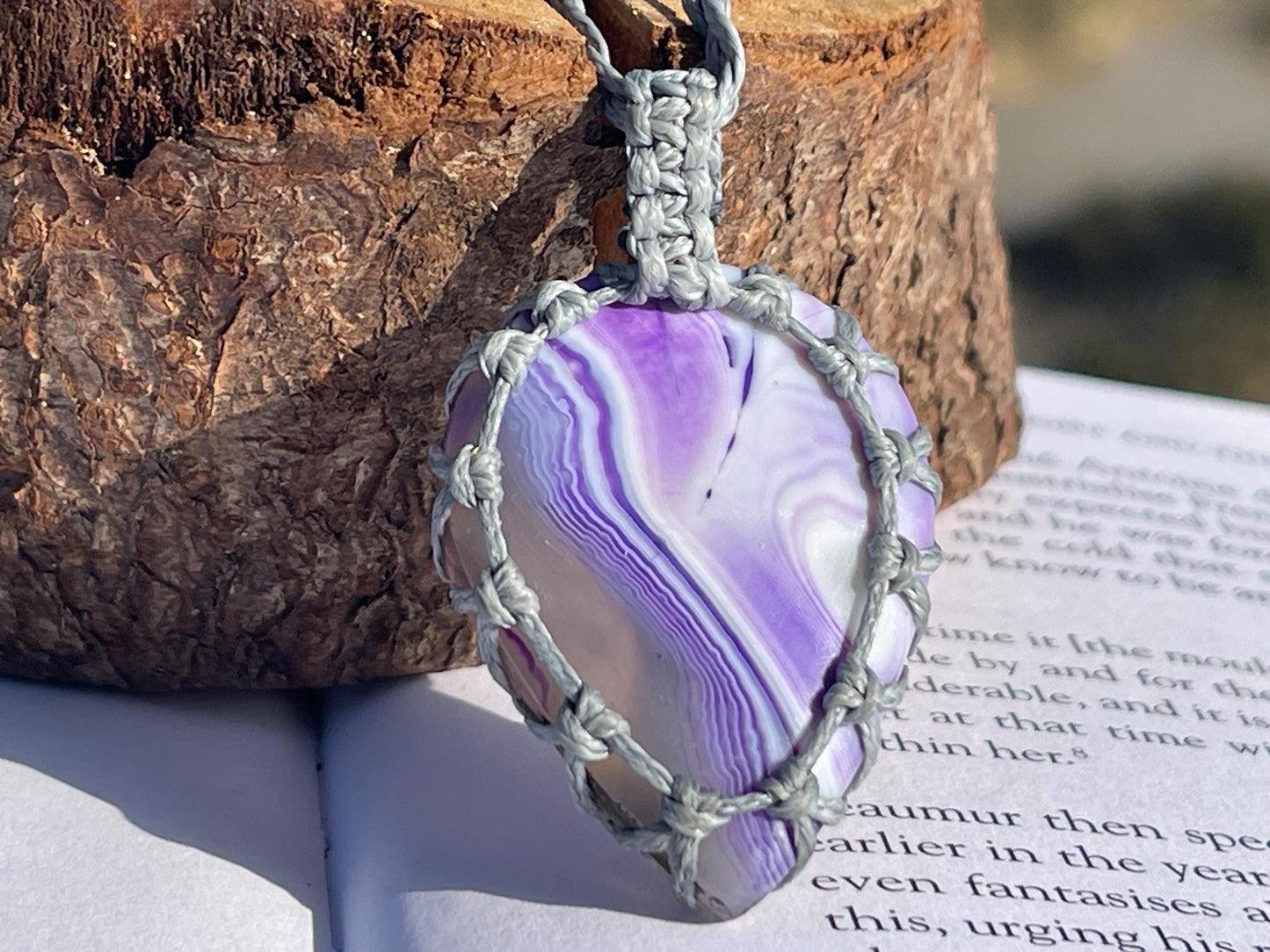 Stunning purple onxy necklace. Purple macrame pendant. Handmade gemstone necklace, boho jewellery. Macrame jewellery. Unique jewellery.