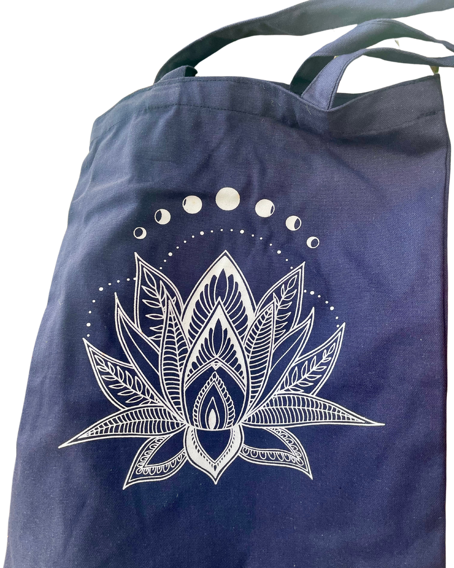 Umweltfreundliche Tasche aus recycelter Baumwolle.