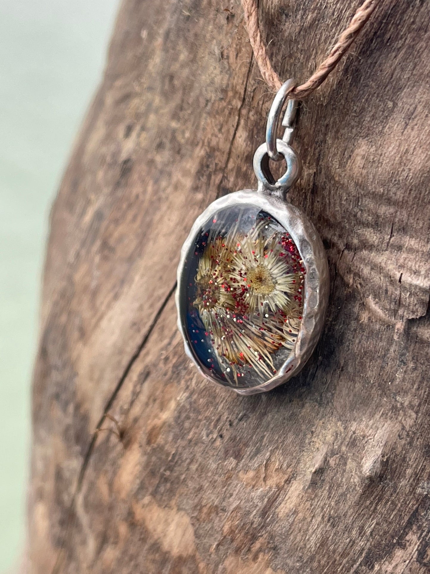 Daisy necklace, unusual boho necklace, unique gift for her, unique necklace. Flower necklace. Flower pendant, handmade jewellery