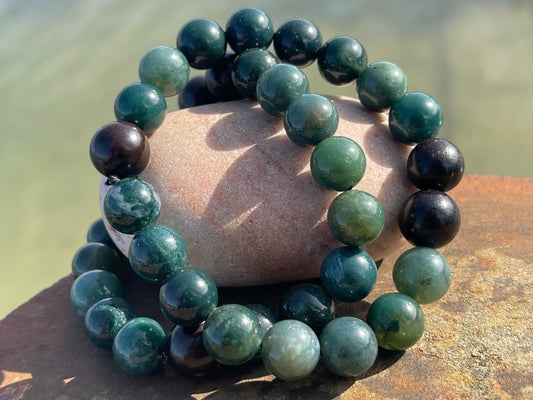 Moss agate gemstone bracelet, gift for him, tiger ebony wood bracelet, moss agate jewellery. Green bracelet for a man. Gifts for men.