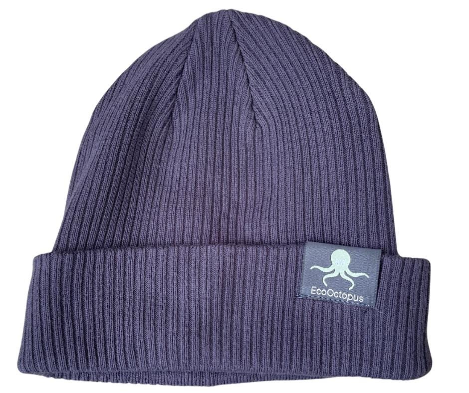 PLUM. Umweltfreundliche Beanies. Hergestellt aus 100 % biologisch angebauter Baumwolle.