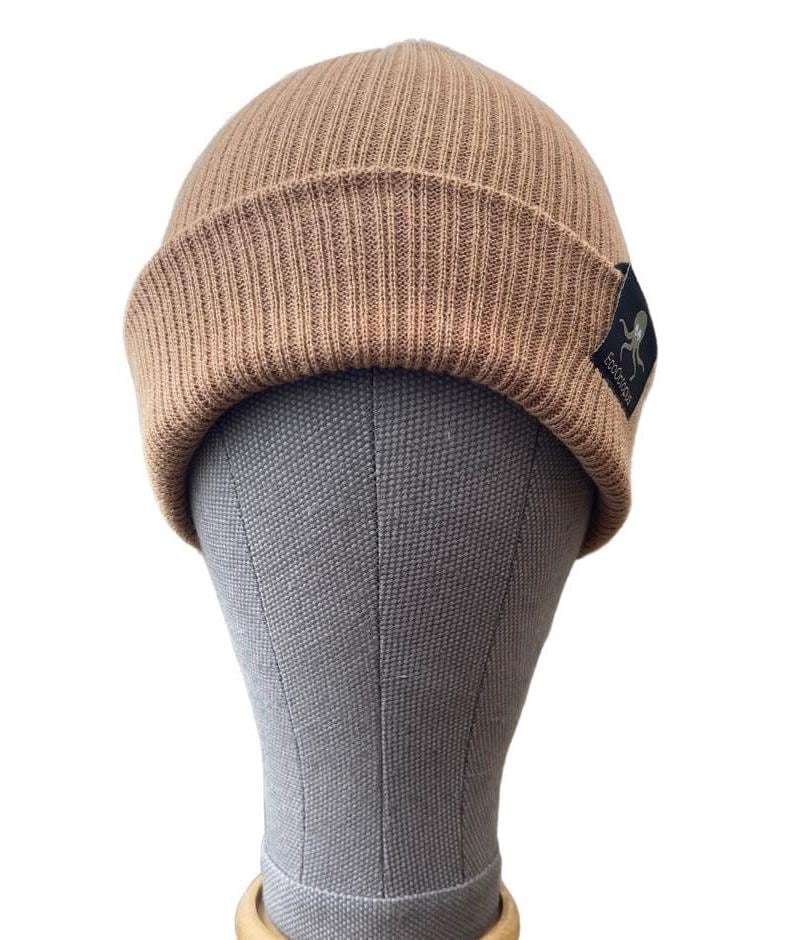 SABLE. Bonnets écologiques. Fabriqués à 100 % en coton issu de l'agriculture biologique.