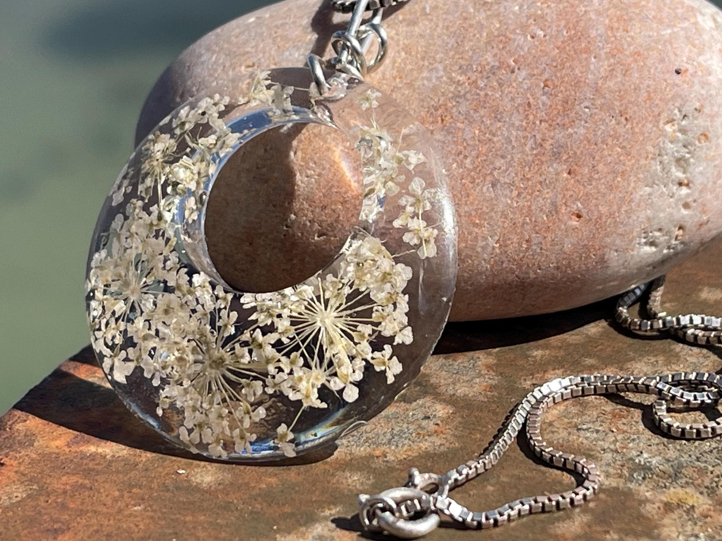 Wild carrot flower necklace, romantic necklace, ethical jewellery, unusual birthday gift for her, unique necklace, unusual gardeners gift