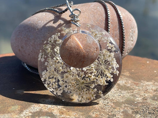 Wild carrot flower necklace, romantic necklace, ethical jewellery, unusual birthday gift for her, unique necklace, unusual gardeners gift