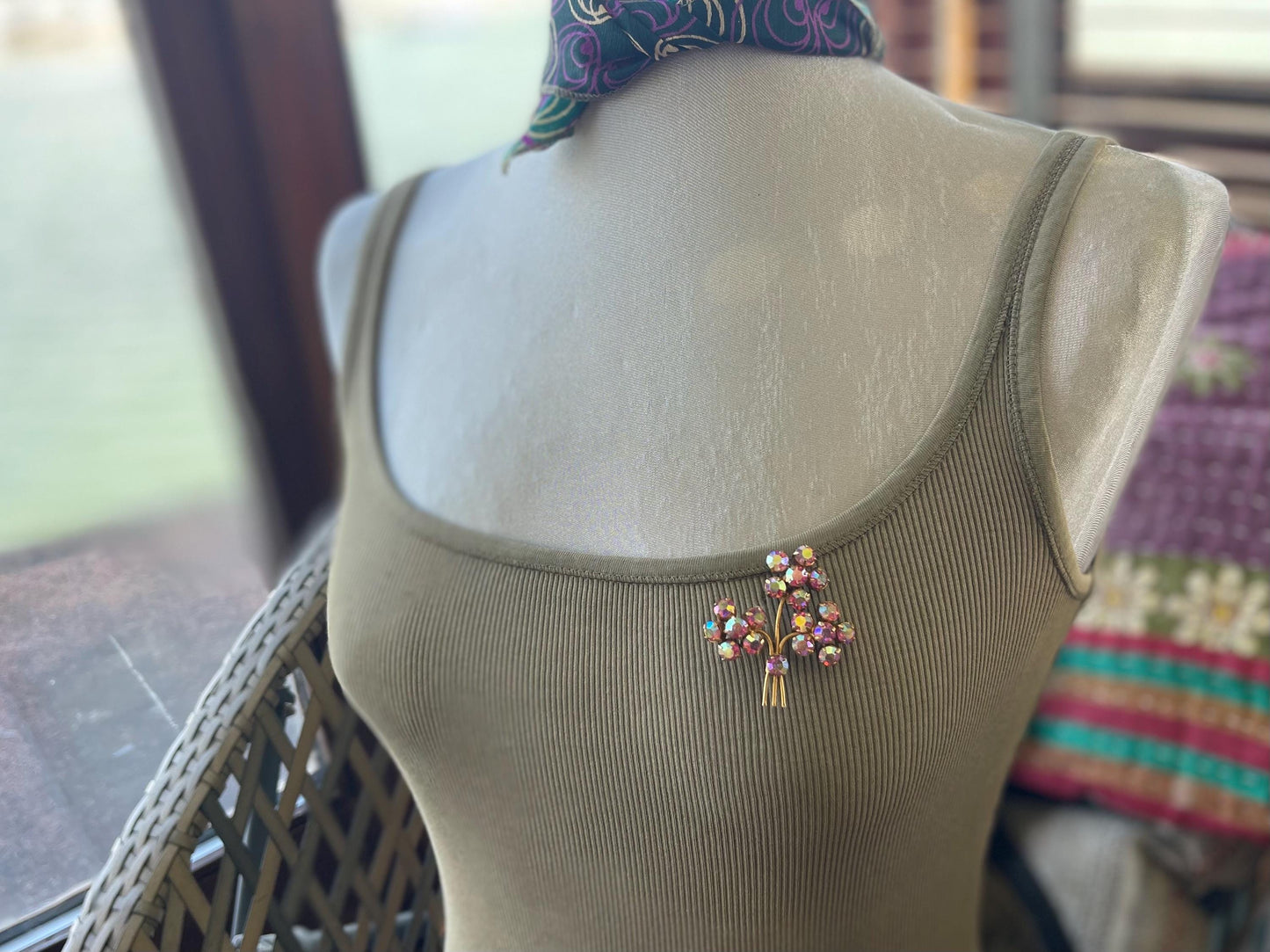 Stunning vintage brooch, vintage jewellery, retro jewellery, flower brooch, eco friendly gifts for her, ethical jewellery, daisy brooch