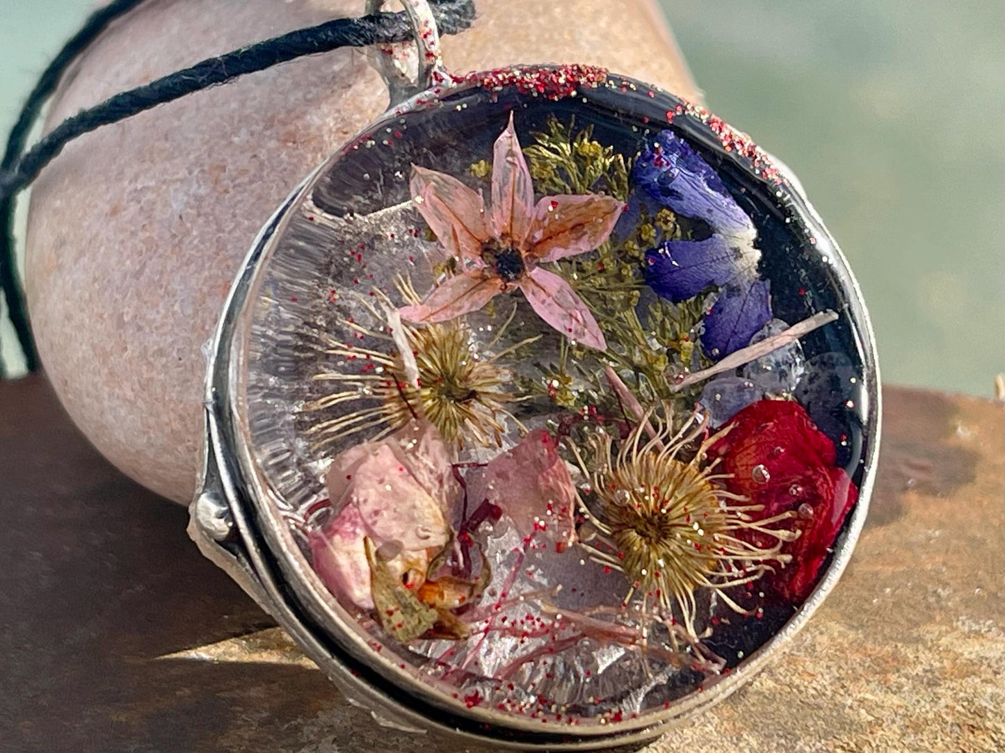 Wild garlic flower necklace, ethical jewellery, handmade necklace, boho jewellery, gift for her, flower pendant, handmade daisy necklace