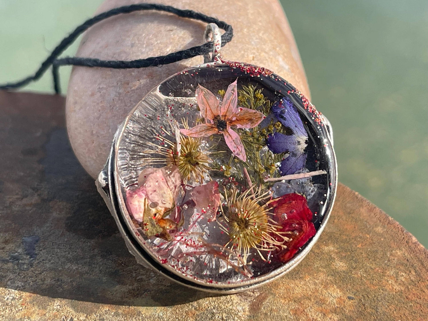 Wild garlic flower necklace, ethical jewellery, handmade necklace, boho jewellery, gift for her, flower pendant, handmade daisy necklace