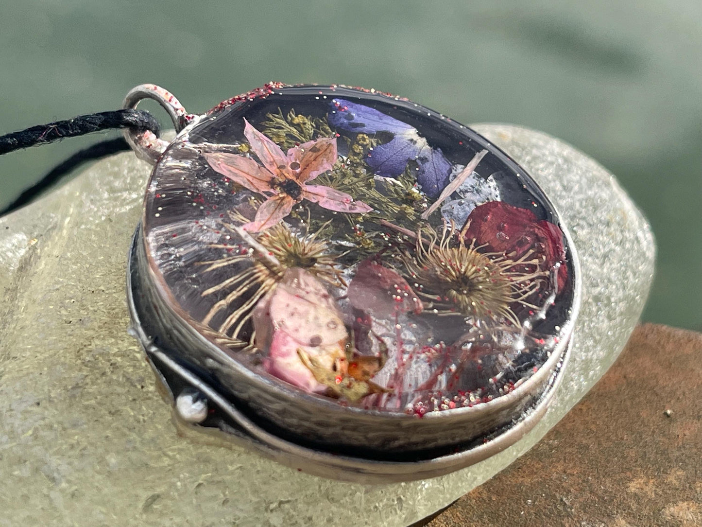 Wild garlic flower necklace, ethical jewellery, handmade necklace, boho jewellery, gift for her, flower pendant, handmade daisy necklace