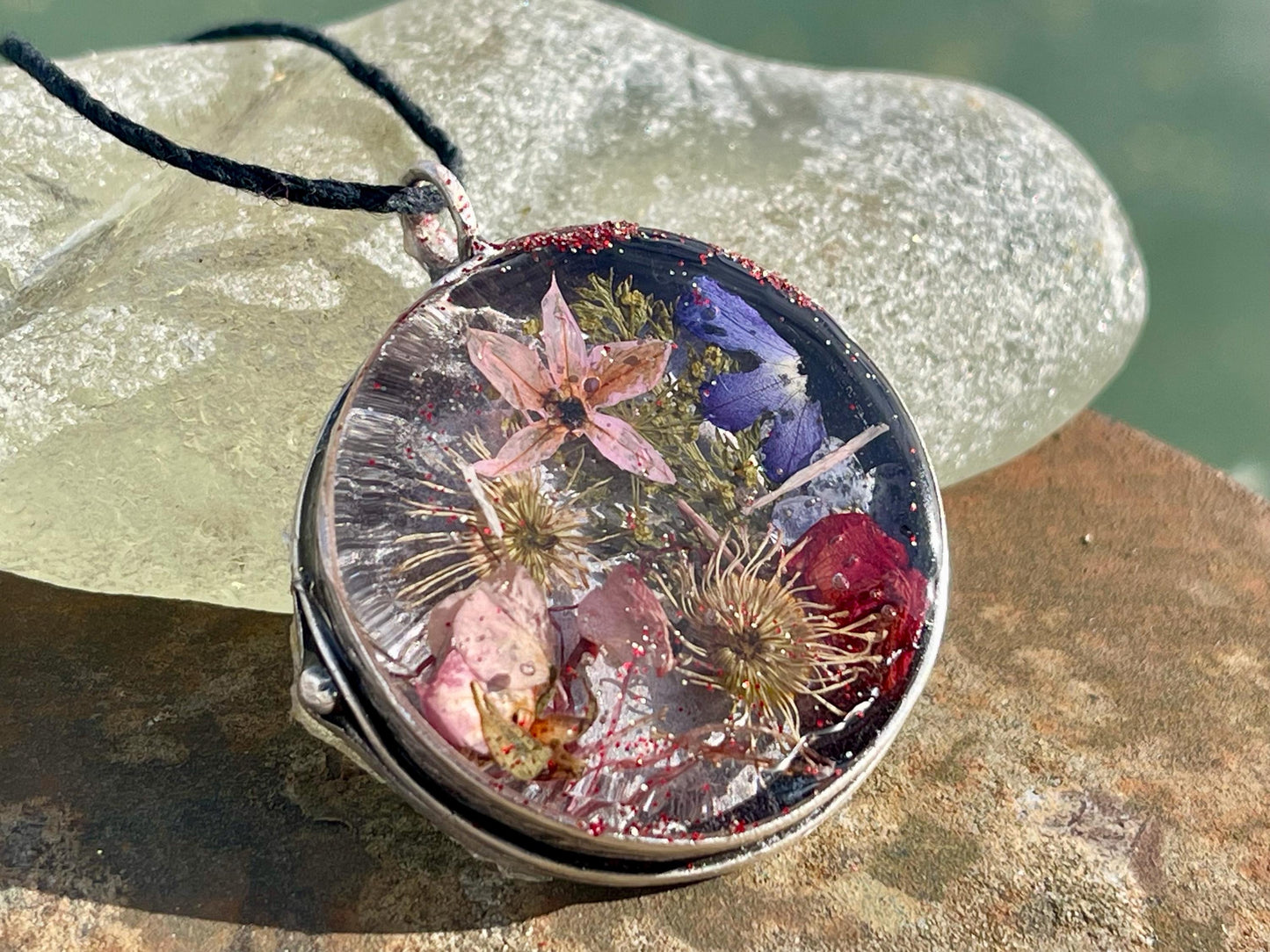 Wild garlic flower necklace, ethical jewellery, handmade necklace, boho jewellery, gift for her, flower pendant, handmade daisy necklace