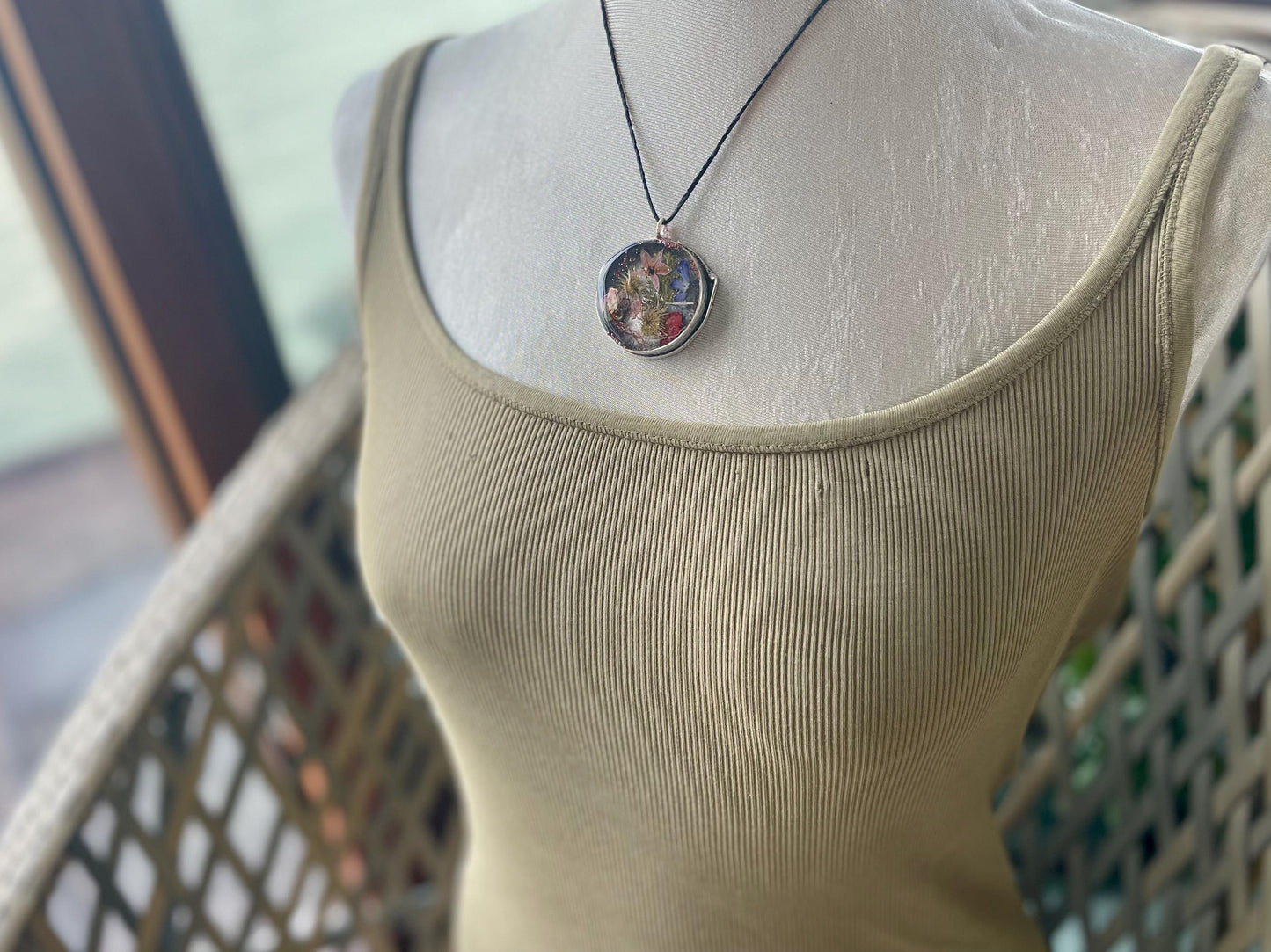 Wild garlic flower necklace, ethical jewellery, handmade necklace, boho jewellery, gift for her, flower pendant, handmade daisy necklace