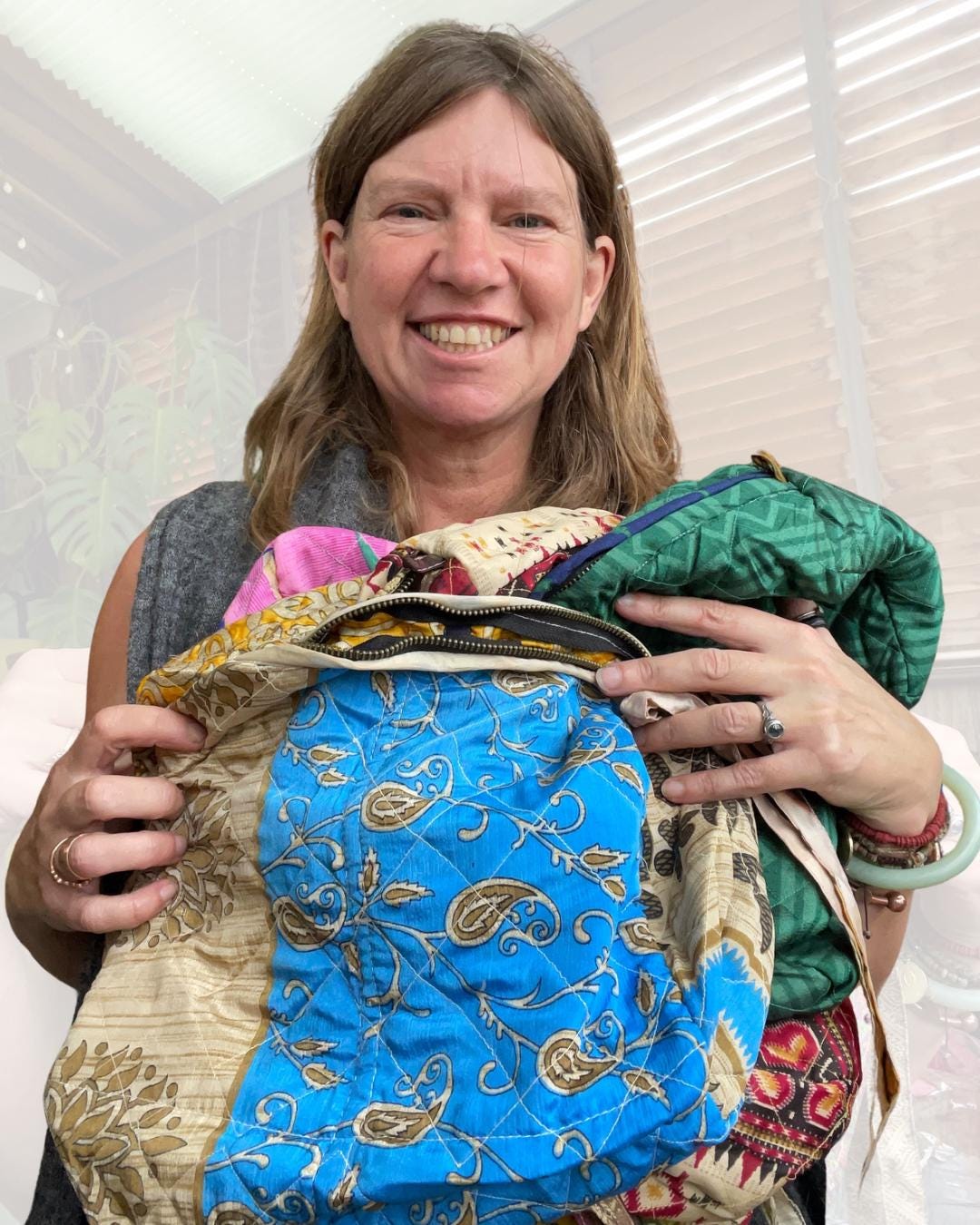 Large zip up recycled wash bag with 4 internal pockets. Wide range of colours. Made from recycled saris. Eco friendly wash bags.