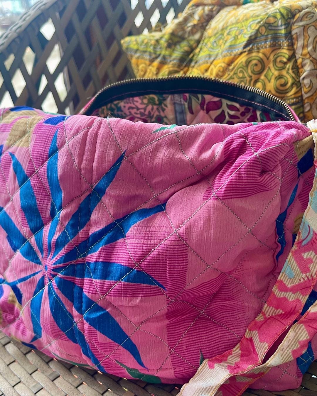 Large zip up recycled wash bag with 4 internal pockets. Wide range of colours. Made from recycled saris. Eco friendly wash bags.