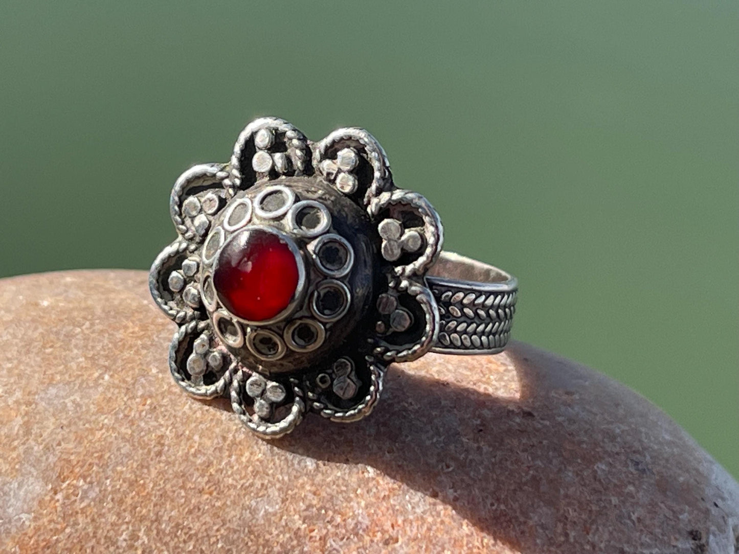Fabulous vintage flower ring, silver & red ring, boho vintage jewellery, ethical jewellery, gypsy ring. Gypsy jewellery, statement jewellery