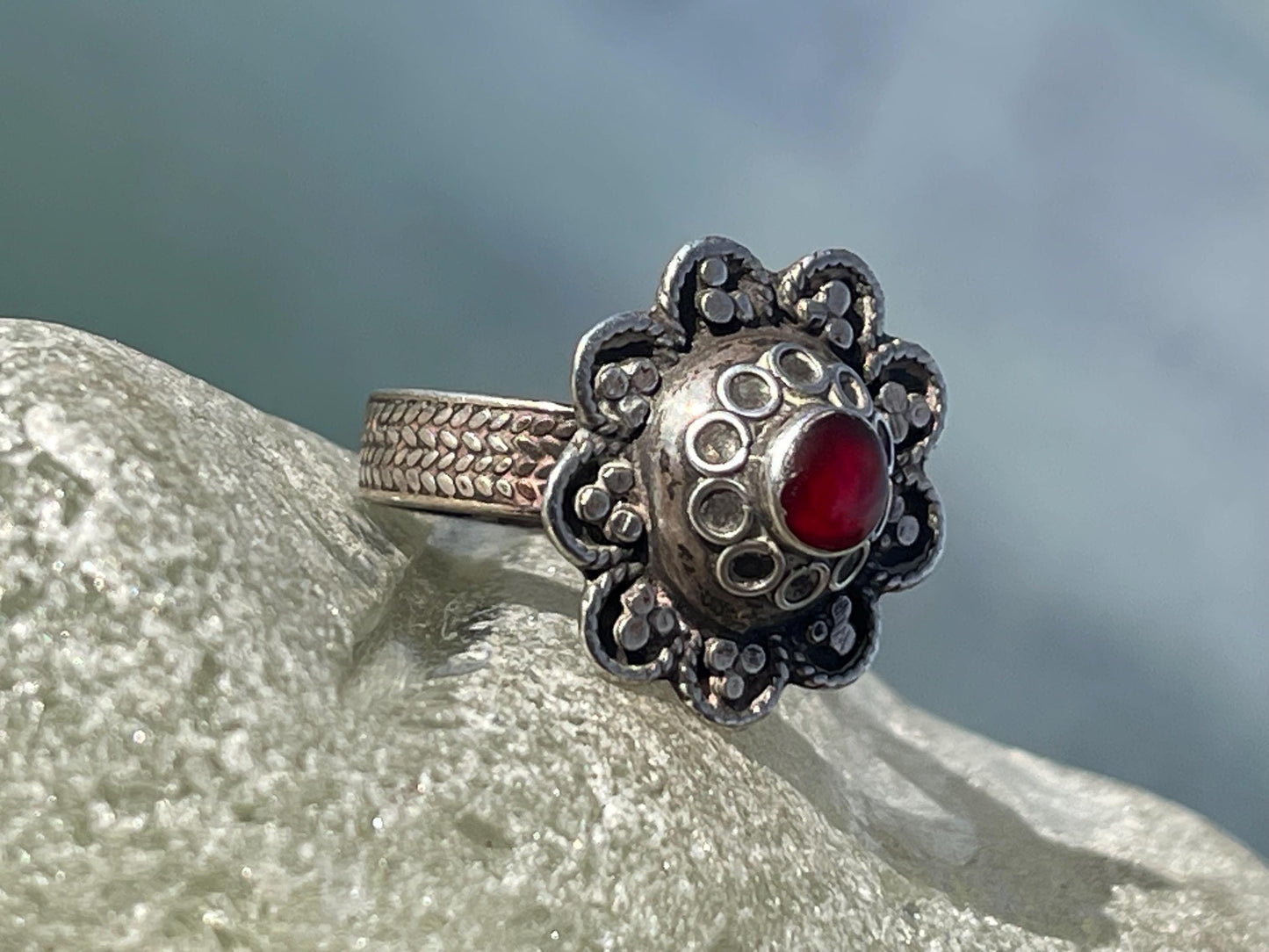 Fabulous vintage flower ring, silver & red ring, boho vintage jewellery, ethical jewellery, gypsy ring. Gypsy jewellery, statement jewellery