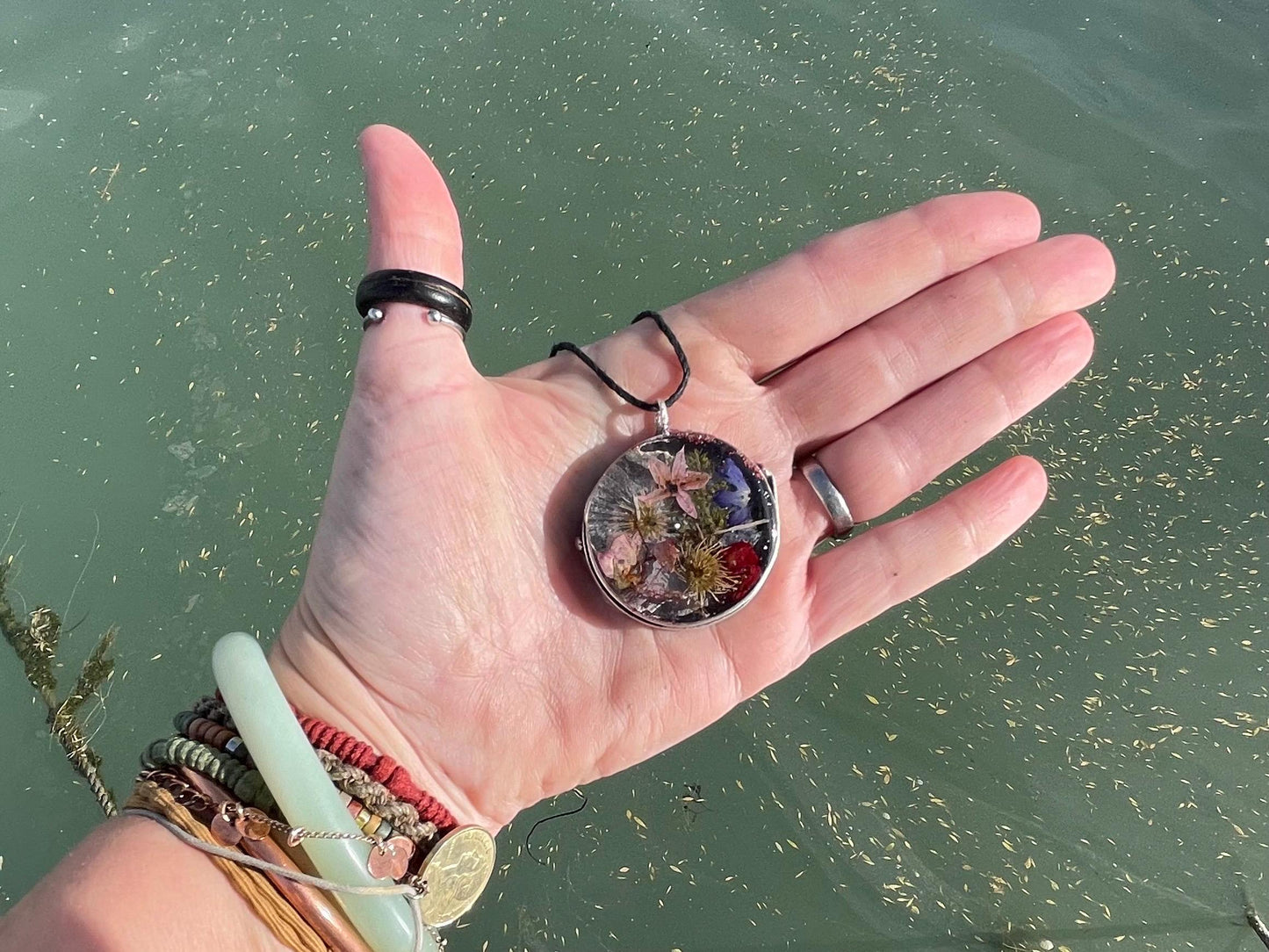 Wild garlic flower necklace, ethical jewellery, handmade necklace, boho jewellery, gift for her, flower pendant, handmade daisy necklace