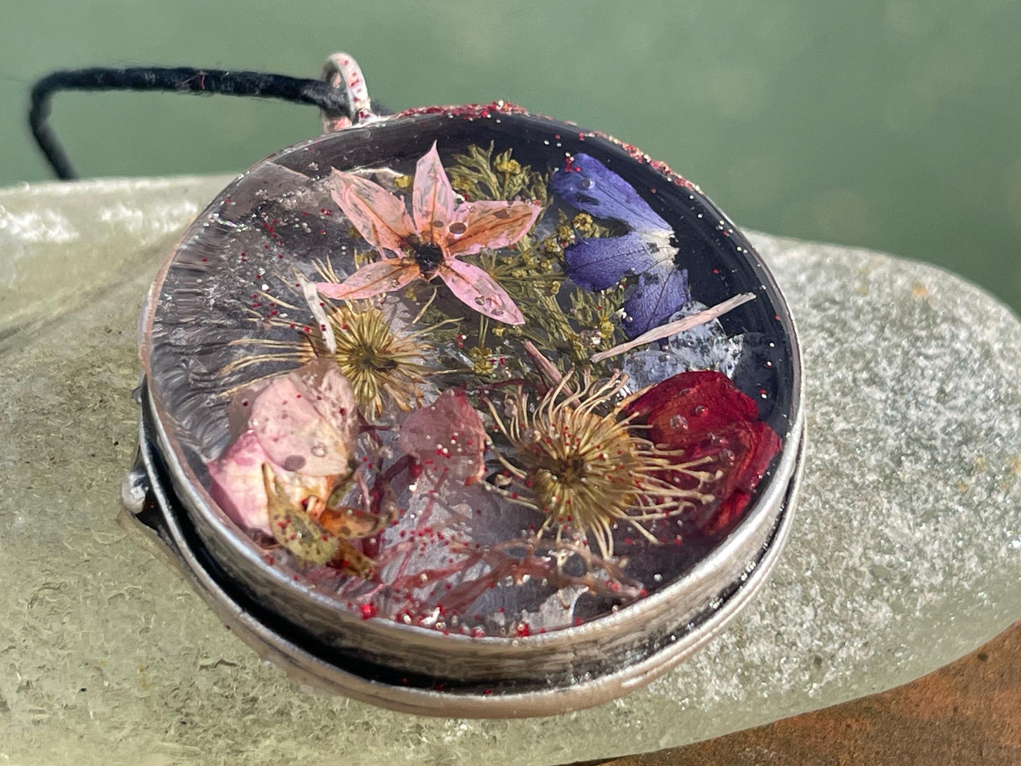 Wild garlic flower necklace, ethical jewellery, handmade necklace, boho jewellery, gift for her, flower pendant, handmade daisy necklace