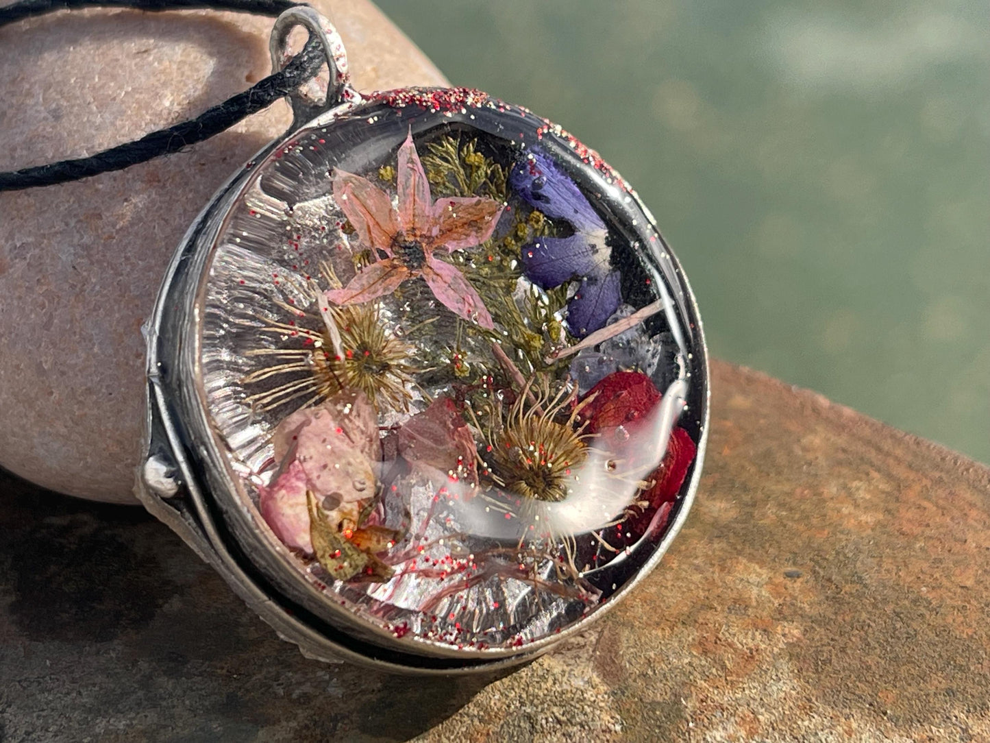 Wild garlic flower necklace, ethical jewellery, handmade necklace, boho jewellery, gift for her, flower pendant, handmade daisy necklace