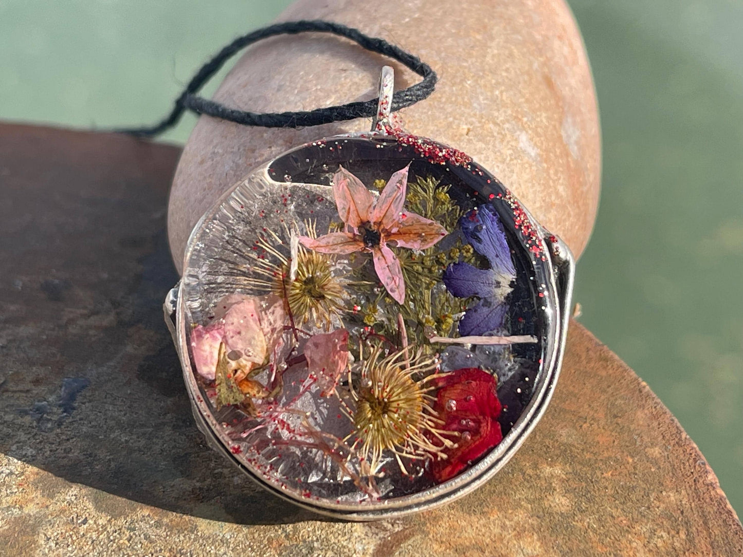 Wild garlic flower necklace, ethical jewellery, handmade necklace, boho jewellery, gift for her, flower pendant, handmade daisy necklace