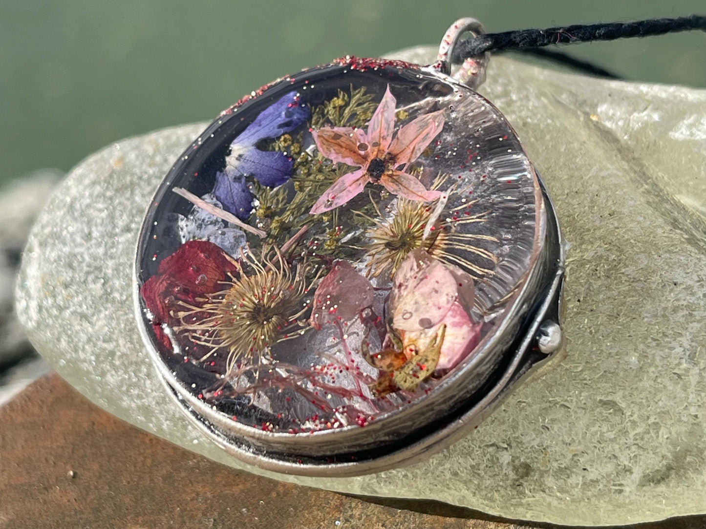 Wild garlic flower necklace, ethical jewellery, handmade necklace, boho jewellery, gift for her, flower pendant, handmade daisy necklace