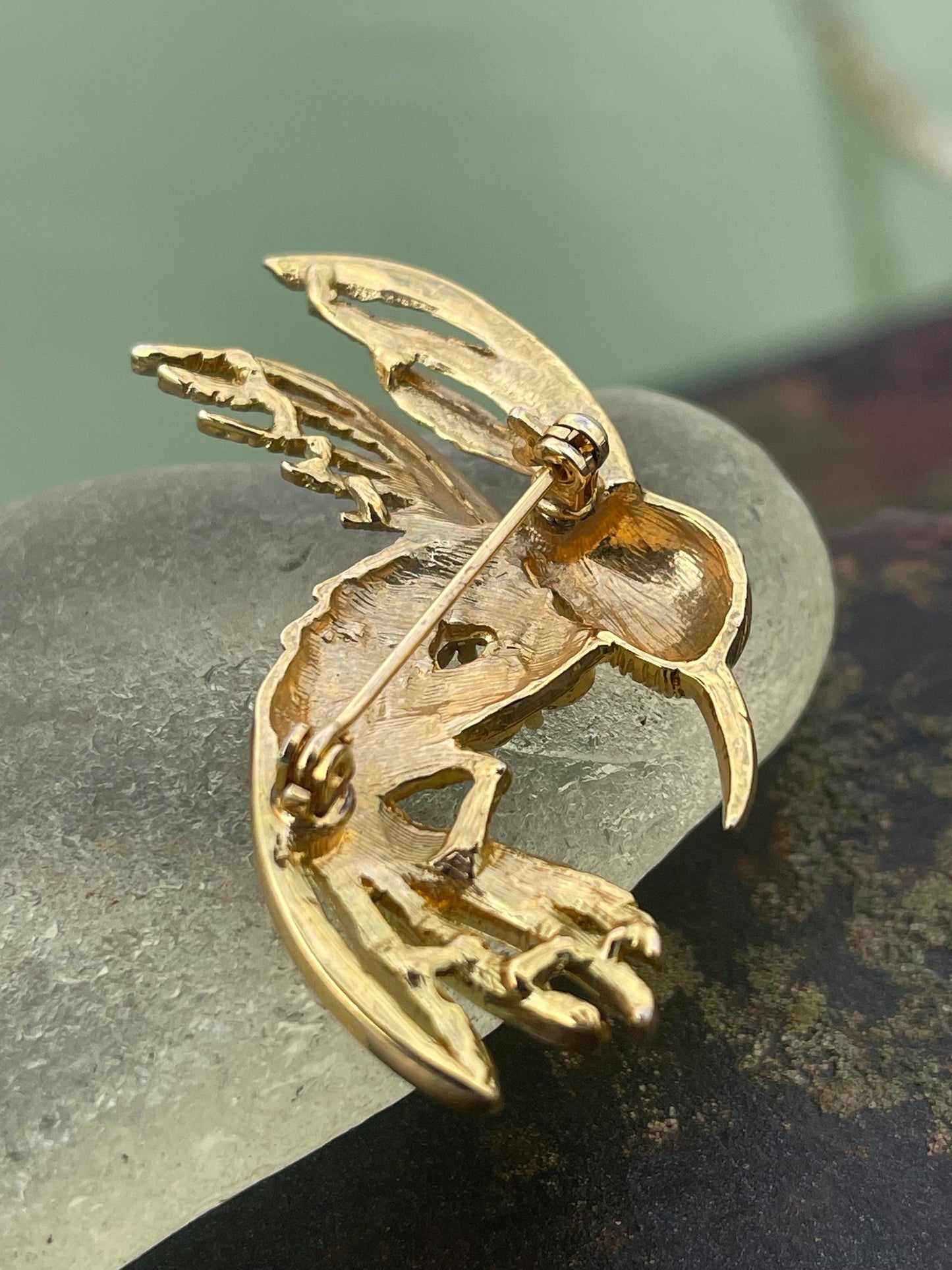 Hummingbird brooch, vintage jewellery, retro jewellery, unusual jewellery, bird brooch, eco friendly gifts for her, ethical jewellery