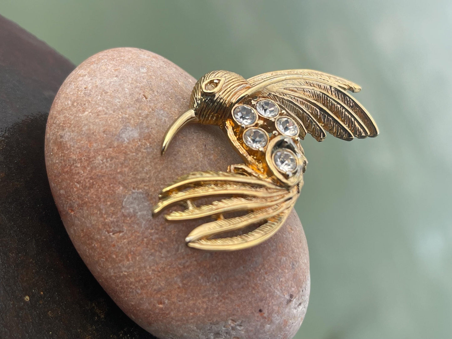 Hummingbird brooch, vintage jewellery, retro jewellery, unusual jewellery, bird brooch, eco friendly gifts for her, ethical jewellery