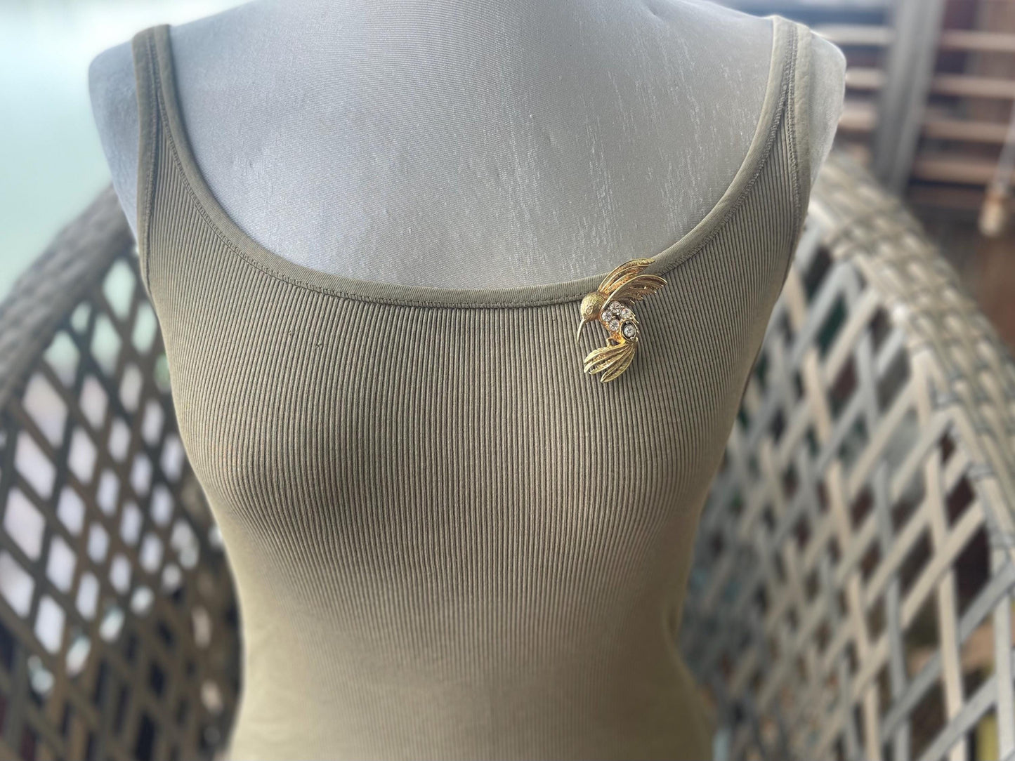 Hummingbird brooch, vintage jewellery, retro jewellery, unusual jewellery, bird brooch, eco friendly gifts for her, ethical jewellery