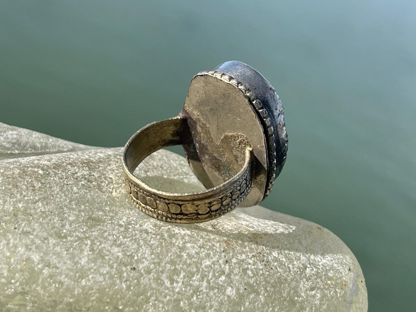 Fabulous vintage ring, large blue ring, boho vintage jewellery, ethical jewellery, gypsy ring. Gypsy jewellery, statement jewellery