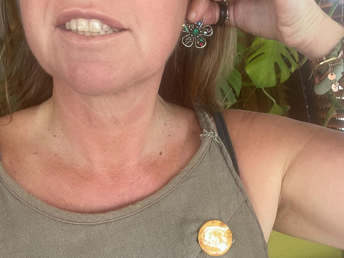 Vintage clip on earrings, vintage jewellery, ethical jewellery, boho jewellery, retro clip on earrings, eco friendly gifts, flower earrings