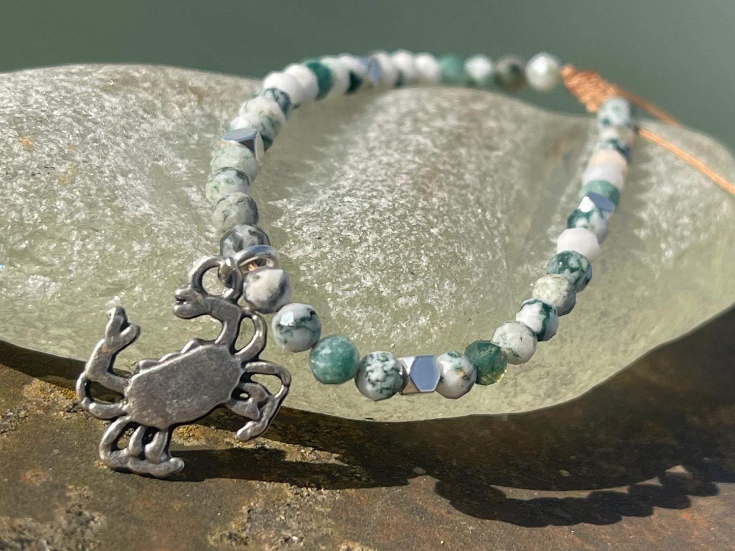 Adjustable moss agate gemstone bracelet. Handmade unique jewellery. Crab beacelet. Crab jewellery. Moss agate jewellery. Moss agate bracelet