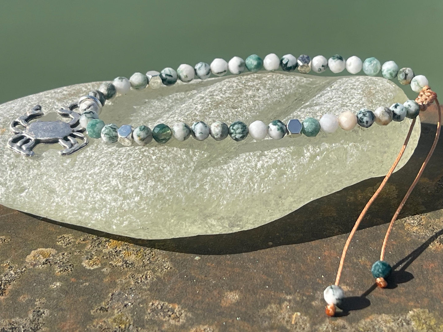 Adjustable moss agate gemstone bracelet. Handmade unique jewellery. Crab beacelet. Crab jewellery. Moss agate jewellery. Moss agate bracelet