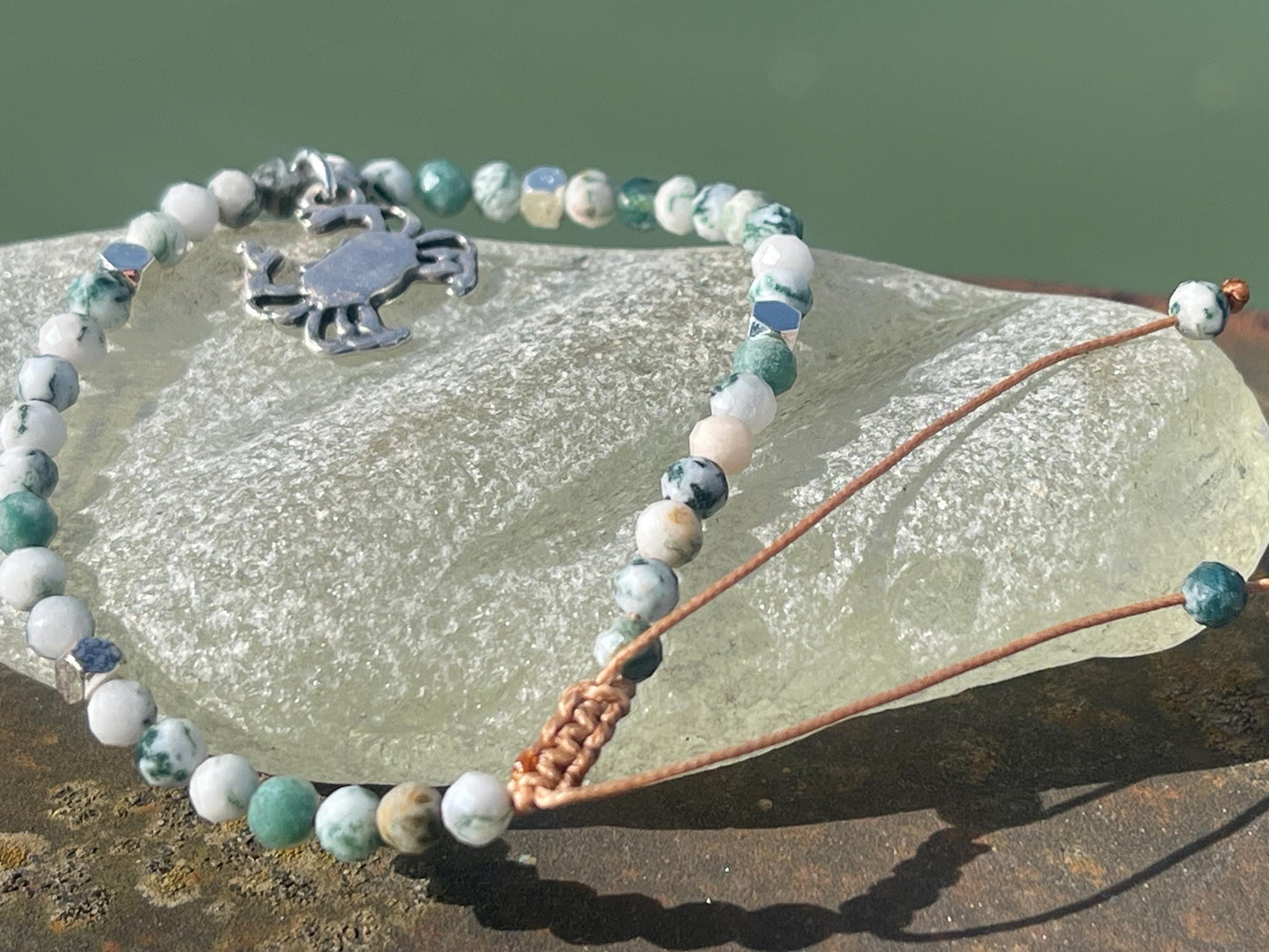 Adjustable moss agate gemstone bracelet. Handmade unique jewellery. Crab beacelet. Crab jewellery. Moss agate jewellery. Moss agate bracelet
