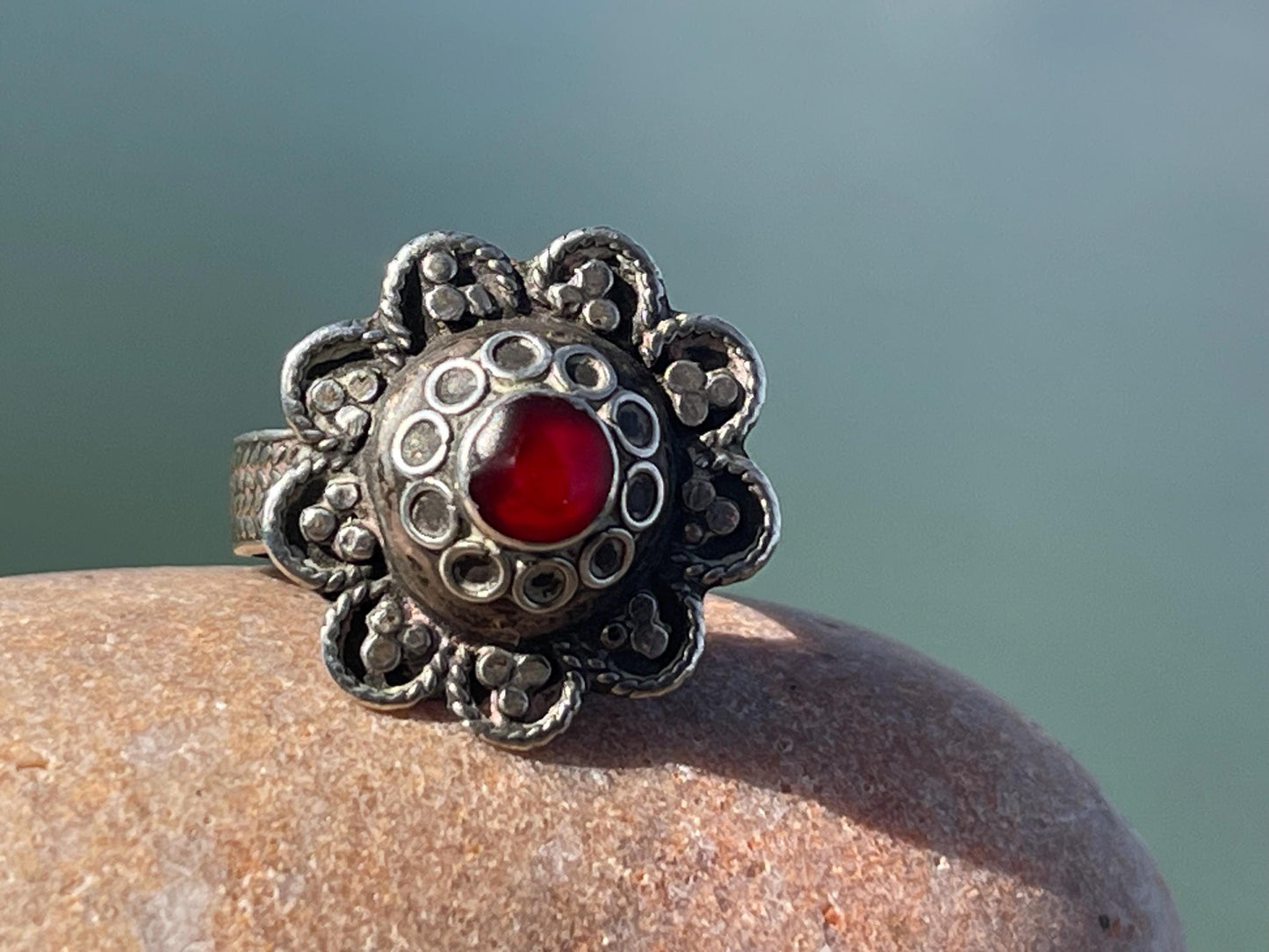 Fabulous vintage flower ring, silver & red ring, boho vintage jewellery, ethical jewellery, gypsy ring. Gypsy jewellery, statement jewellery
