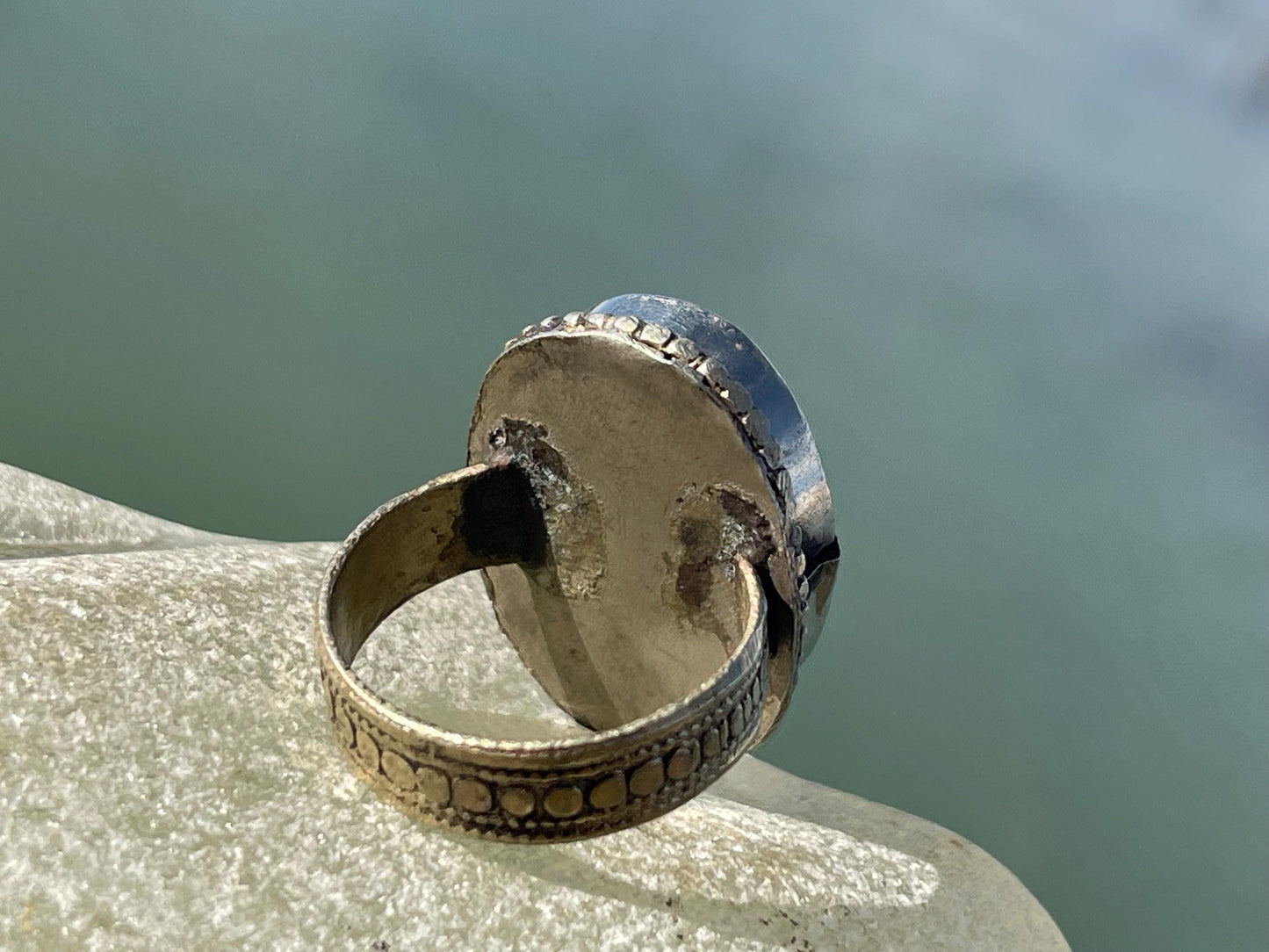 Fabulous vintage ring, large purple ring, boho vintage jewellery, ethical jewellery, gypsy ring. Gypsy jewellery, statement jewellery