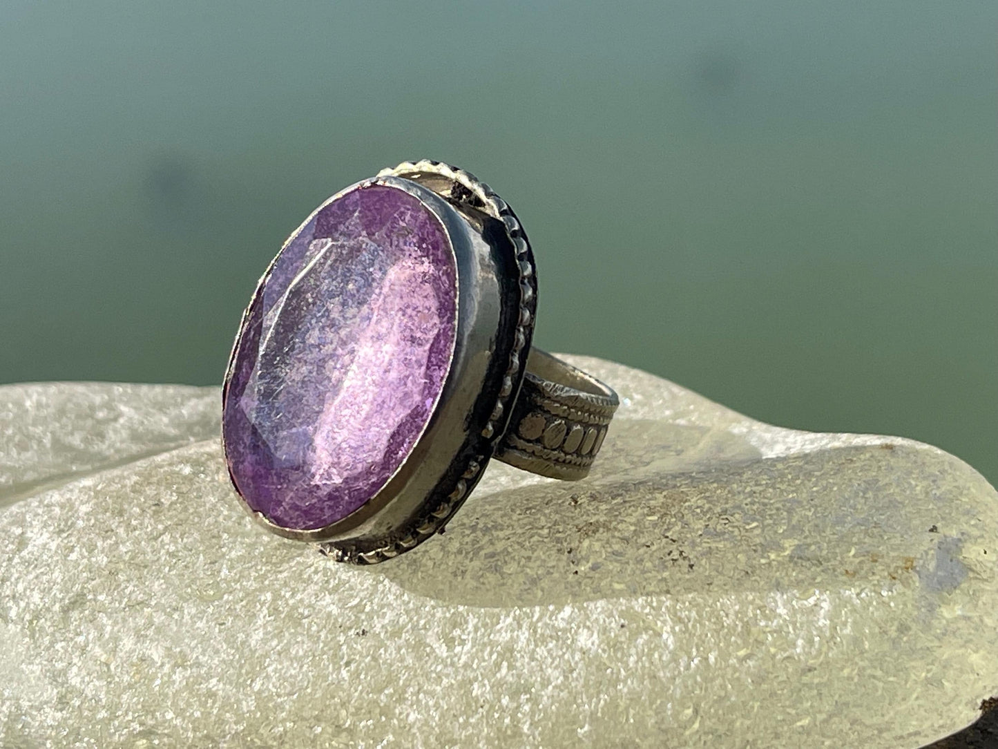 Fabulous vintage ring, large purple ring, boho vintage jewellery, ethical jewellery, gypsy ring. Gypsy jewellery, statement jewellery