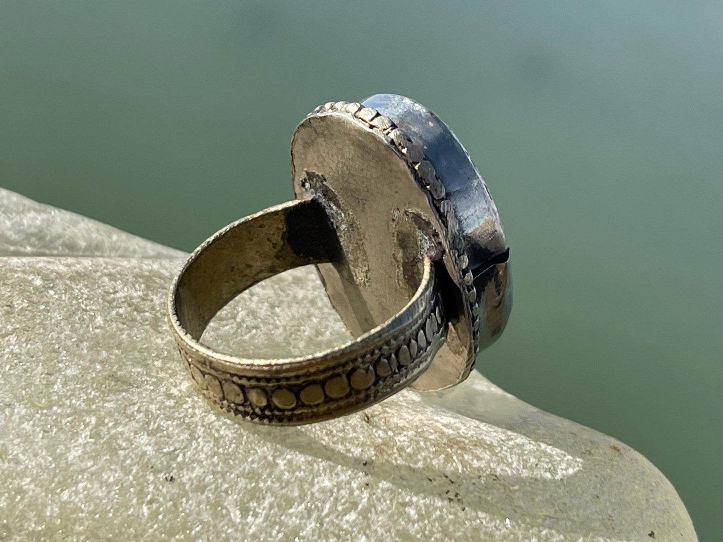 Fabulous vintage ring, large purple ring, boho vintage jewellery, ethical jewellery, gypsy ring. Gypsy jewellery, statement jewellery