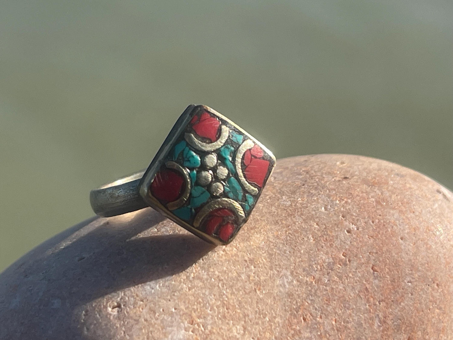 Fabulous vintage turquoise ring, silver & red ring, boho vintage jewellery, ethical jewellery, gypsy ring. Eco friendly jewellery.