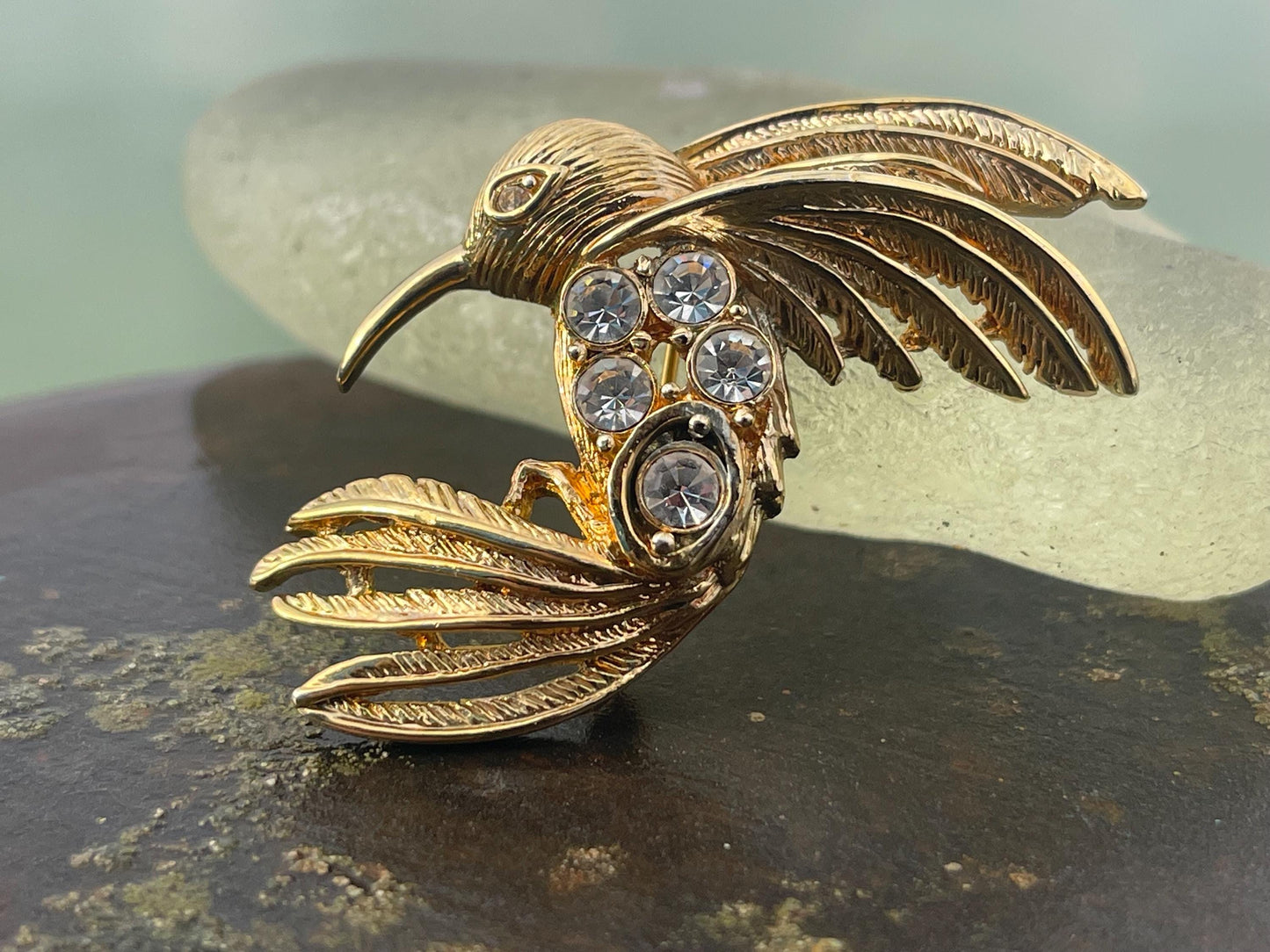 Hummingbird brooch, vintage jewellery, retro jewellery, unusual jewellery, bird brooch, eco friendly gifts for her, ethical jewellery