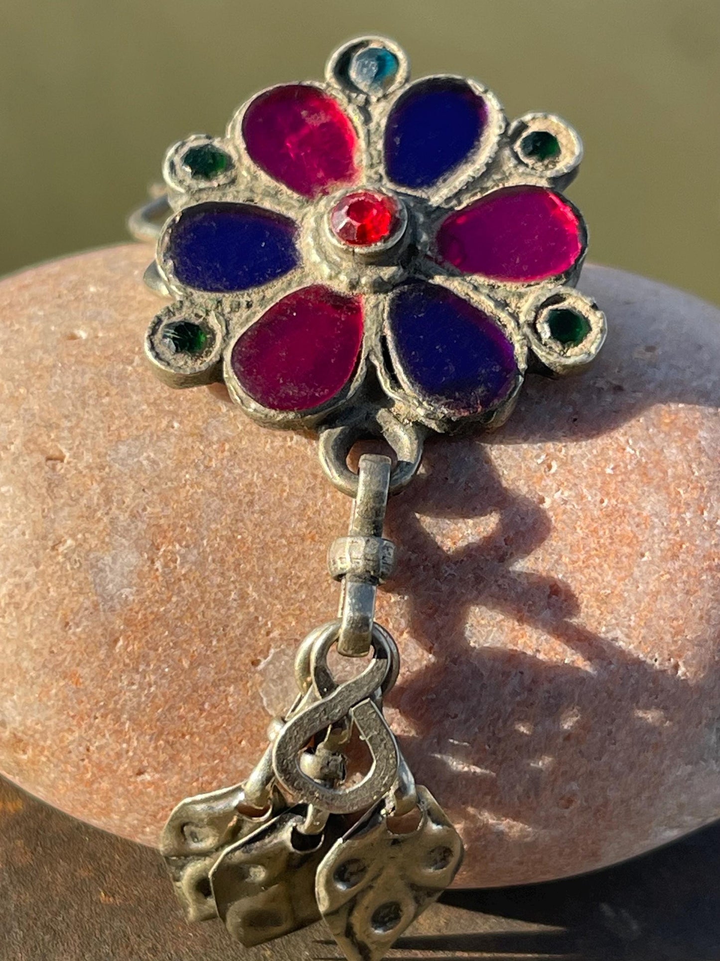 Unusual vintage tie clip / brooch, vintage jewellery, retro jewellery, eco friendly gifts, ethical jewellery, flower pin. Flower tie pin.