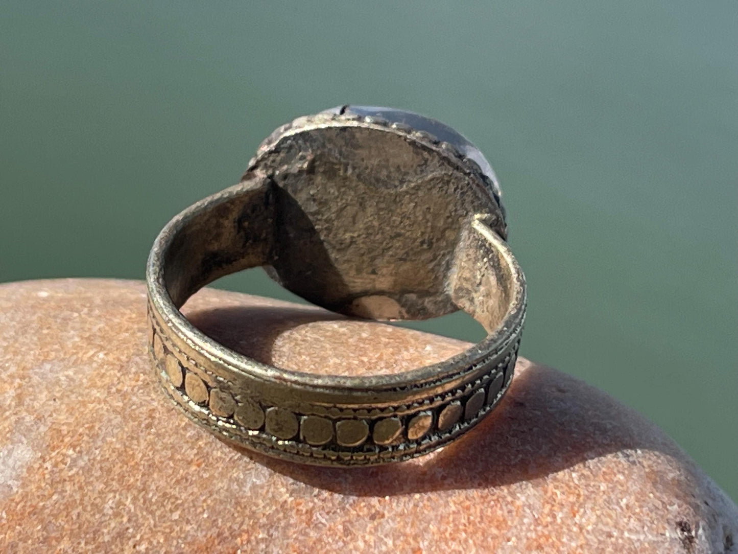 Fabulous vintage ring, large green ring, boho vintage jewellery, ethical jewellery, gypsy ring. Gypsy jewellery, statement jewellery