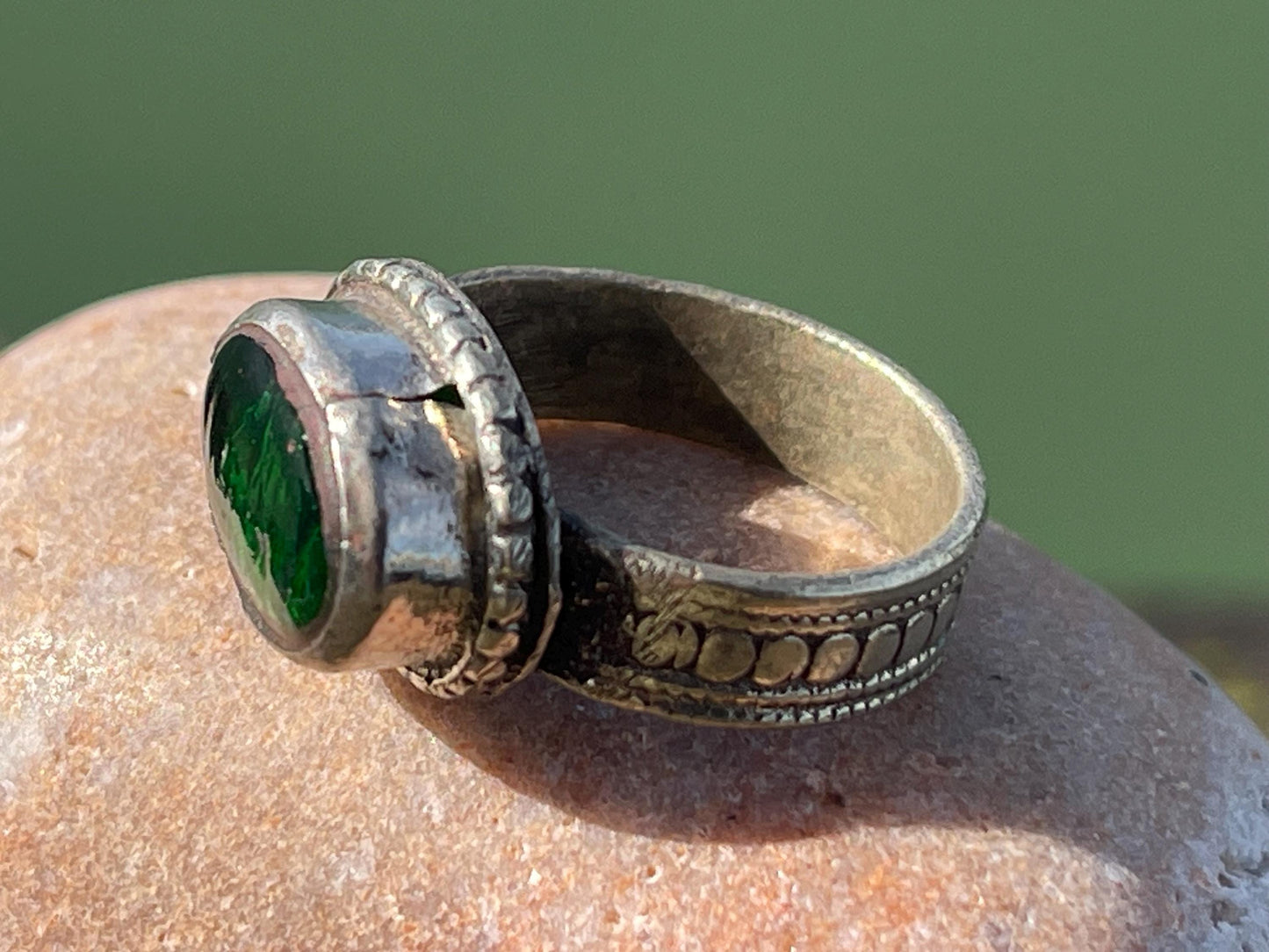 Fabulous vintage ring, large green ring, boho vintage jewellery, ethical jewellery, gypsy ring. Gypsy jewellery, statement jewellery