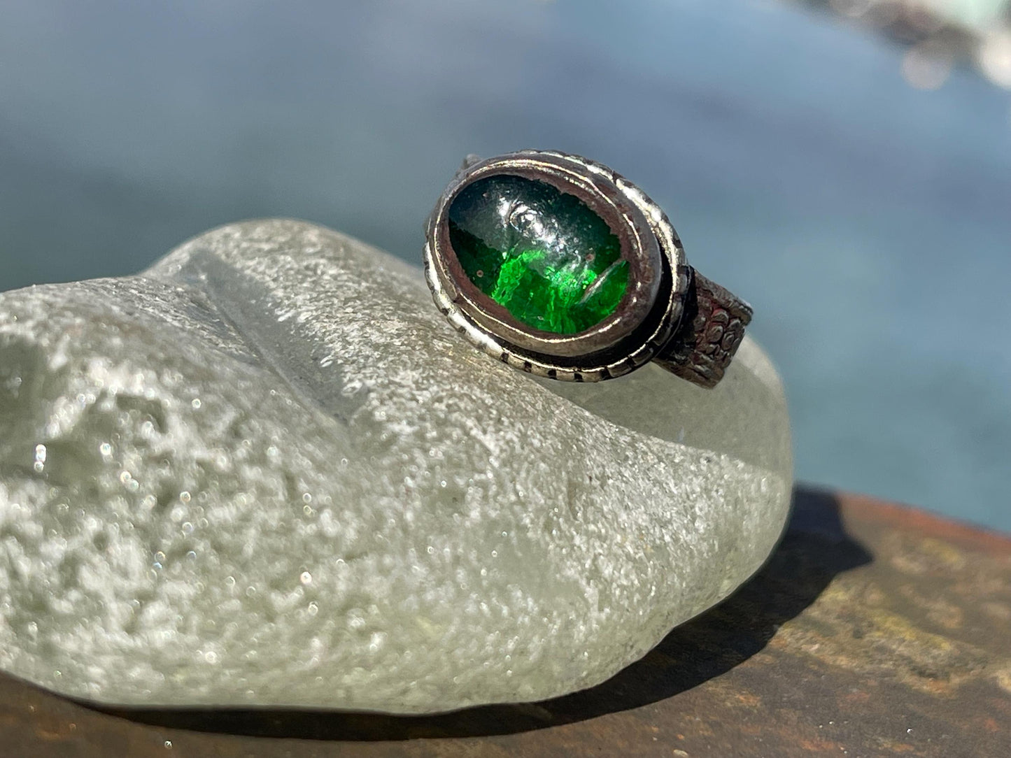 Fabulous vintage ring, large green ring, boho vintage jewellery, ethical jewellery, gypsy ring. Gypsy jewellery, statement jewellery