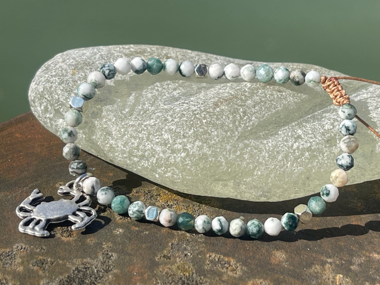 Adjustable moss agate gemstone bracelet. Handmade unique jewellery. Crab beacelet. Crab jewellery. Moss agate jewellery. Moss agate bracelet