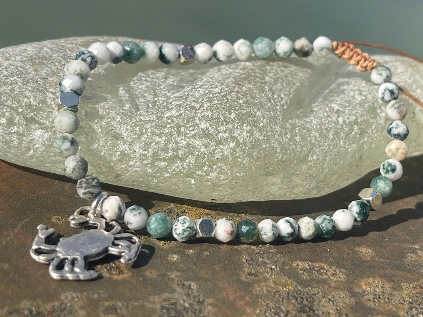 Adjustable moss agate gemstone bracelet. Handmade unique jewellery. Crab beacelet. Crab jewellery. Moss agate jewellery. Moss agate bracelet