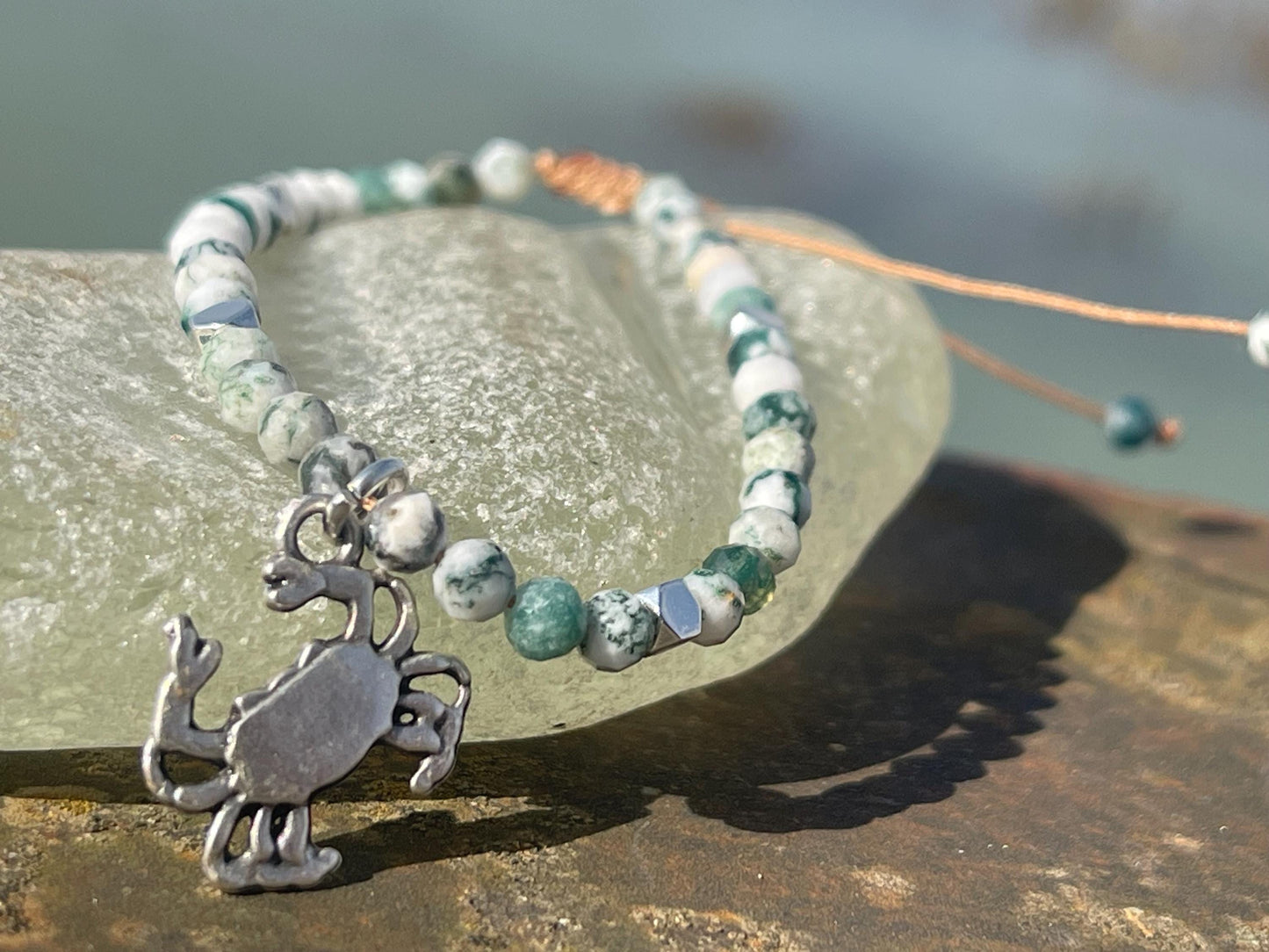 Adjustable moss agate gemstone bracelet. Handmade unique jewellery. Crab beacelet. Crab jewellery. Moss agate jewellery. Moss agate bracelet